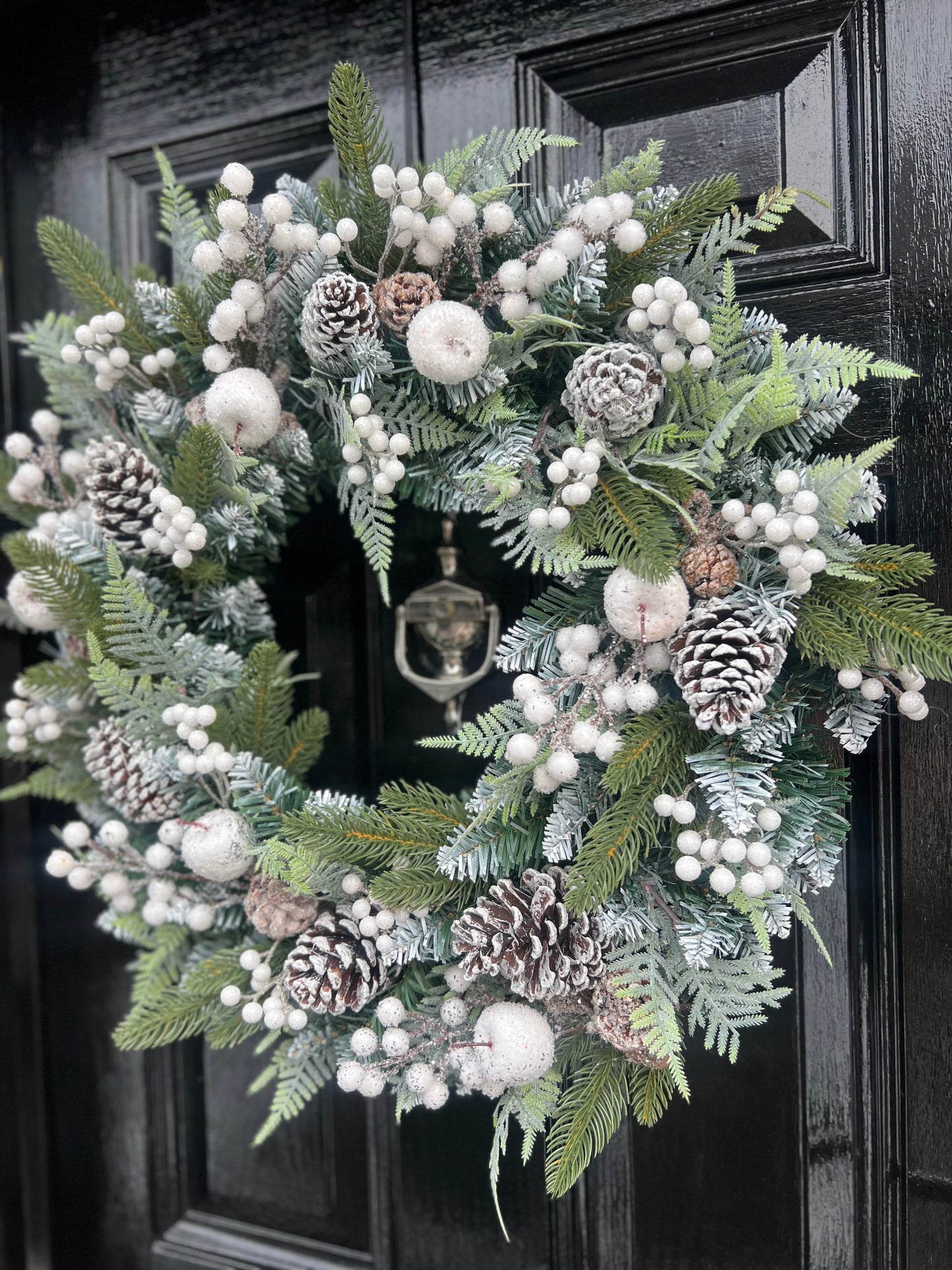 65cm DELUXE FOLIAGE WHITE BERRY/APPLE WINTER WREATH - IMMEDIATE DESPATCH