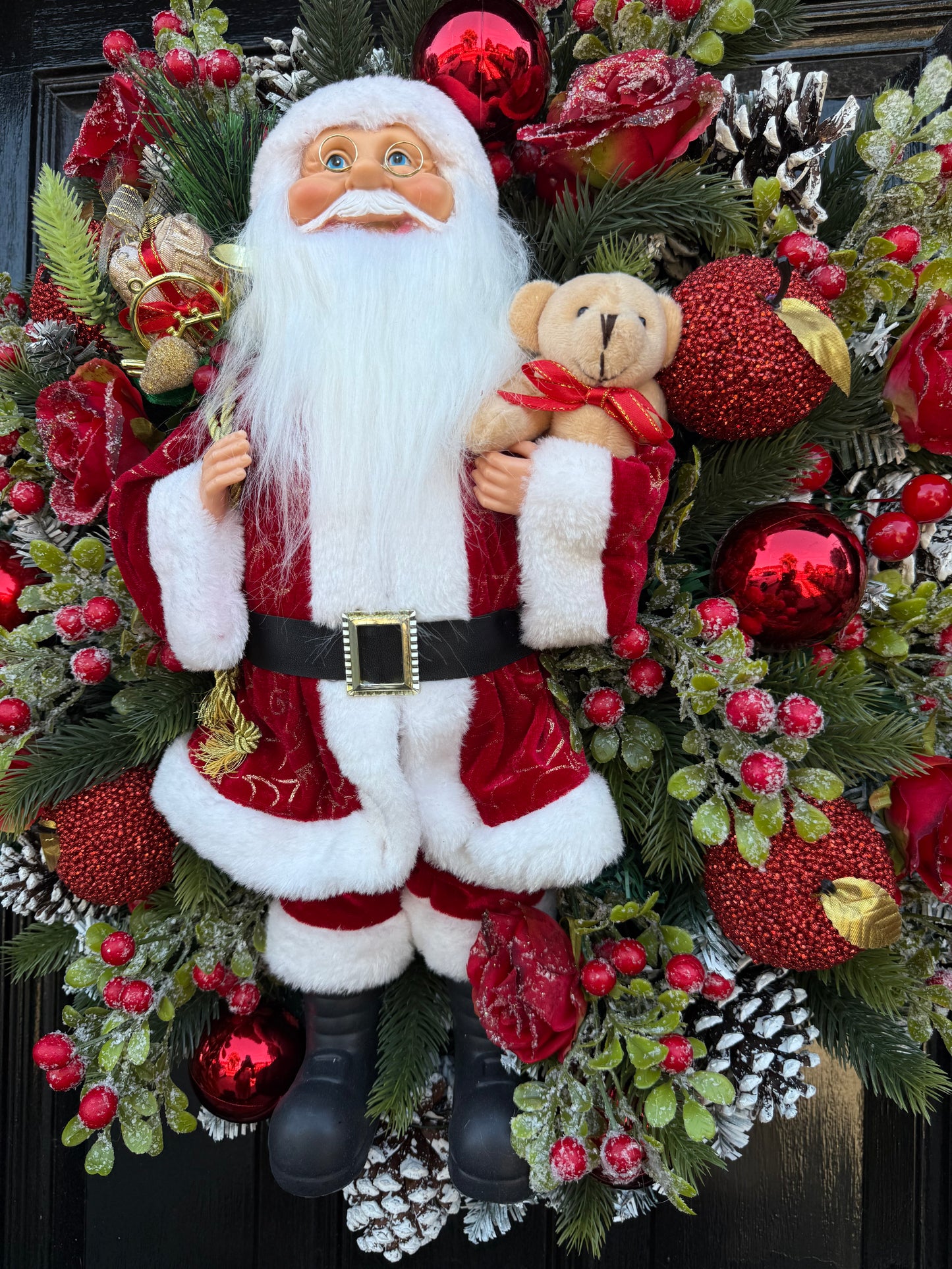 65cm SUPER DELUXE TRADITIONAL SANTA  ROSE BERRY FULL WREATH