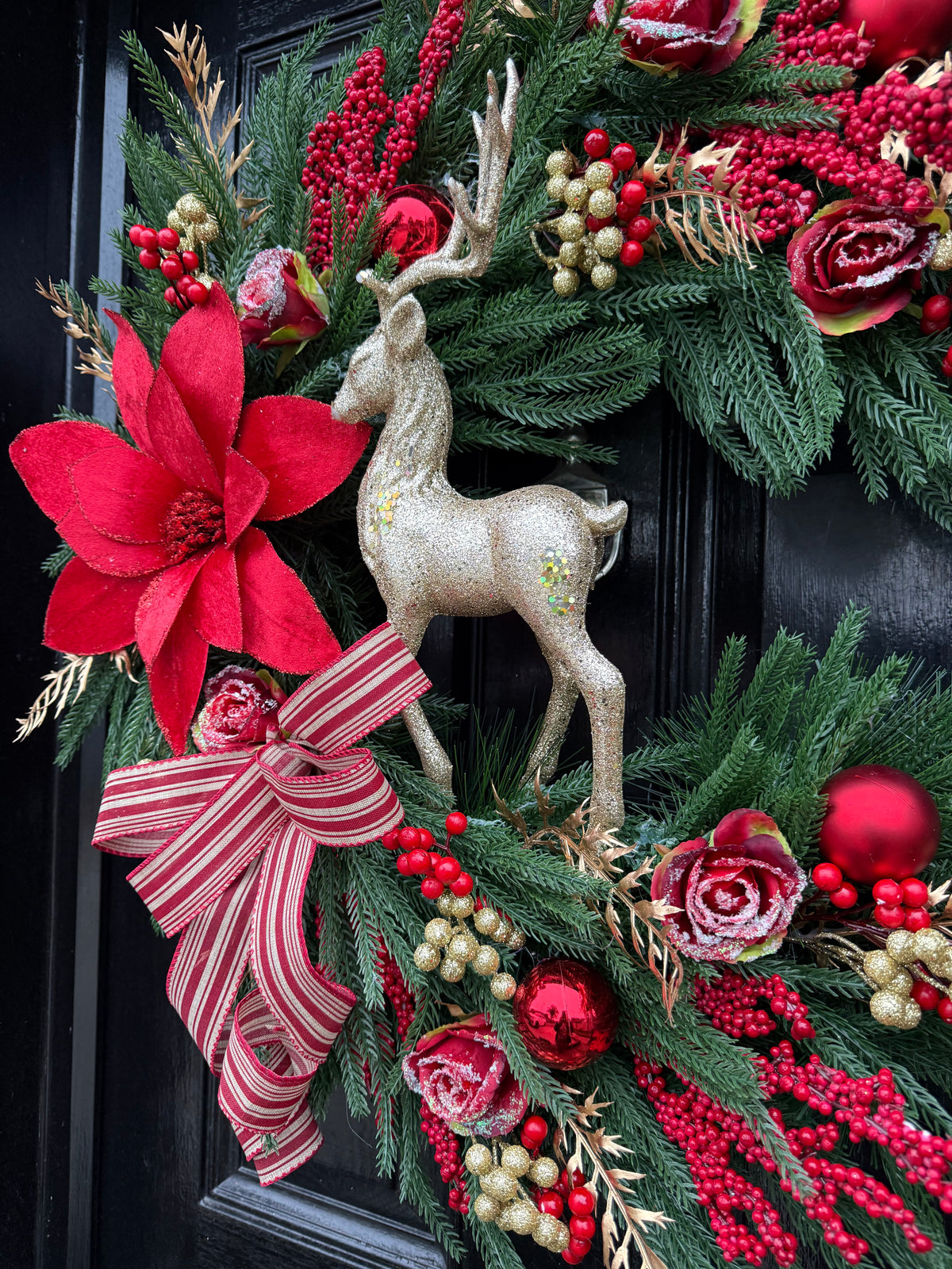 65-70cm DELUXE MOON STAG WREATH TRADITIONAL RED & GOLD