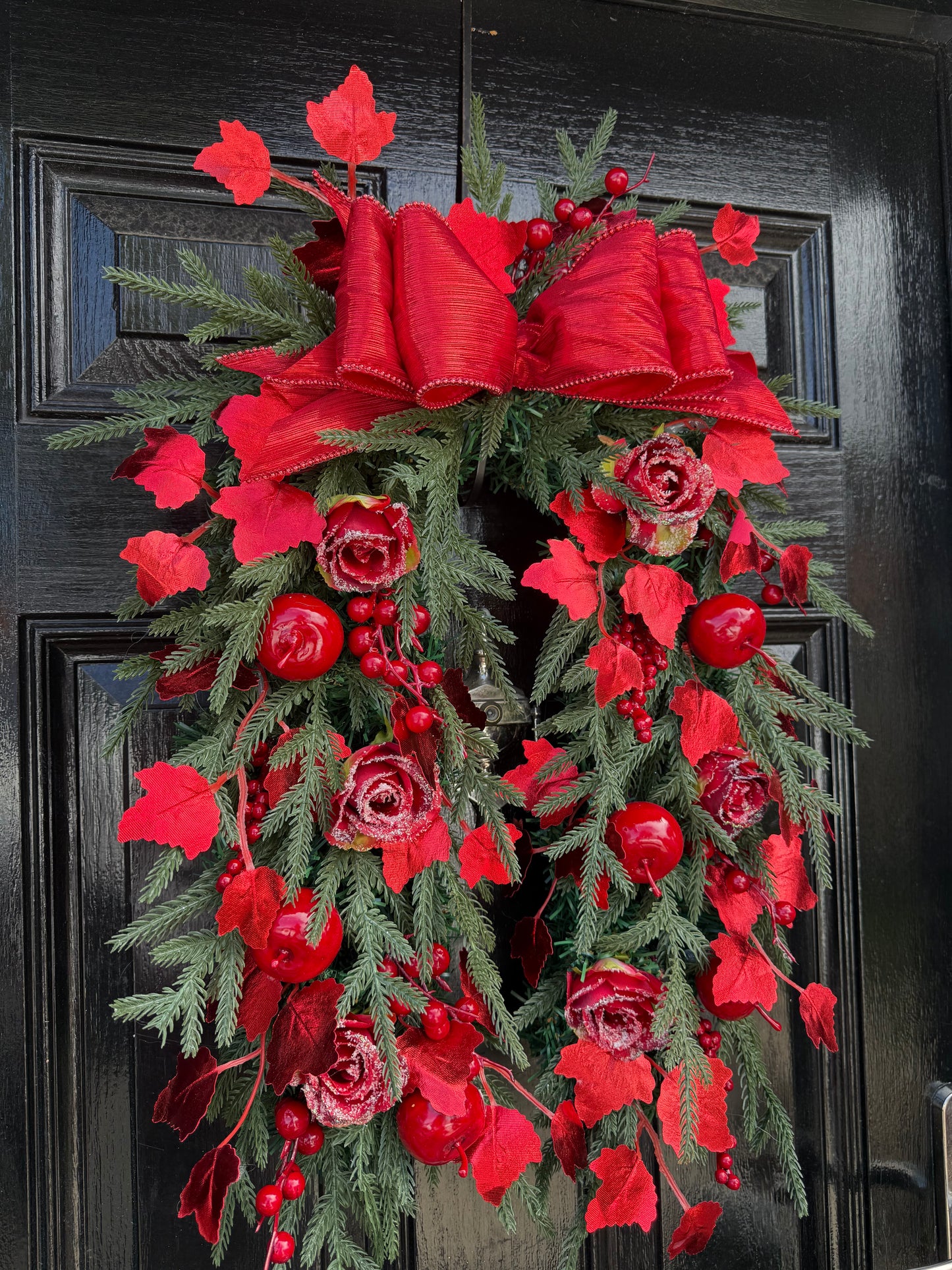 DELUXE RED BERRY ROSE HORSESHOE SWAG