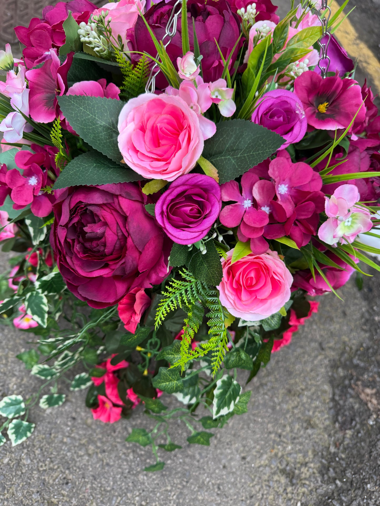 DEEP PINKS DEAL OF OF THE WEEK 2 12" DELUXE HANGING BASKETS & MATCHING 55cm DELUXE WREATH - approx 10 working days for making and despatch