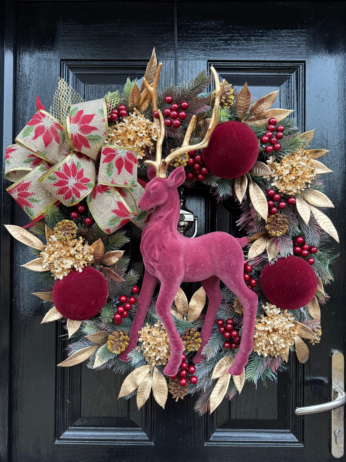 65cm DELUXE WREATH BURGUNDY/GOLD STAG