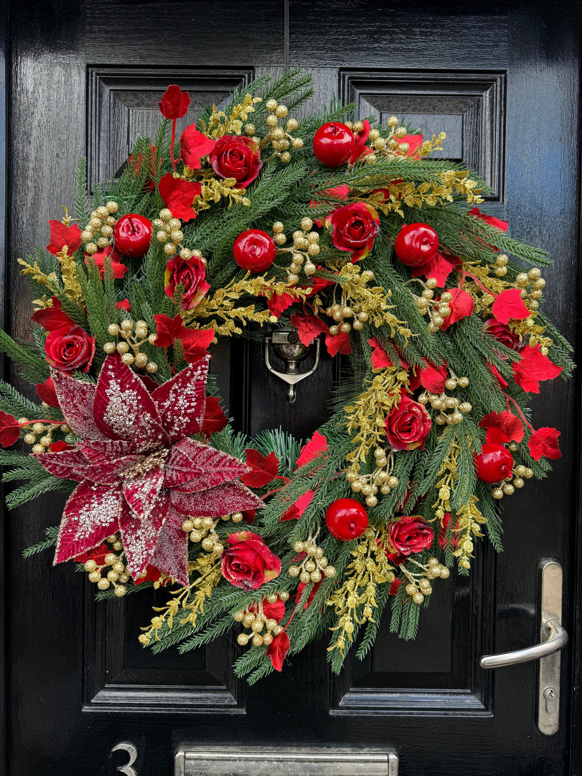 60cm DELUXE TRADITIONAL NORFOLK SPRUCE DEEP RED / GOLD WREATH