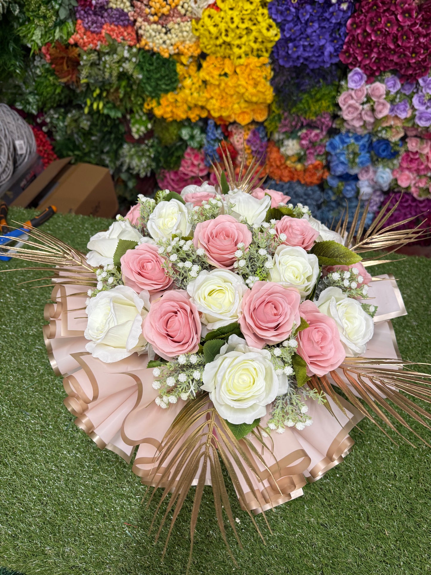 LARGE DELUXE MOTHERS DAY / GIFT HAT BOX