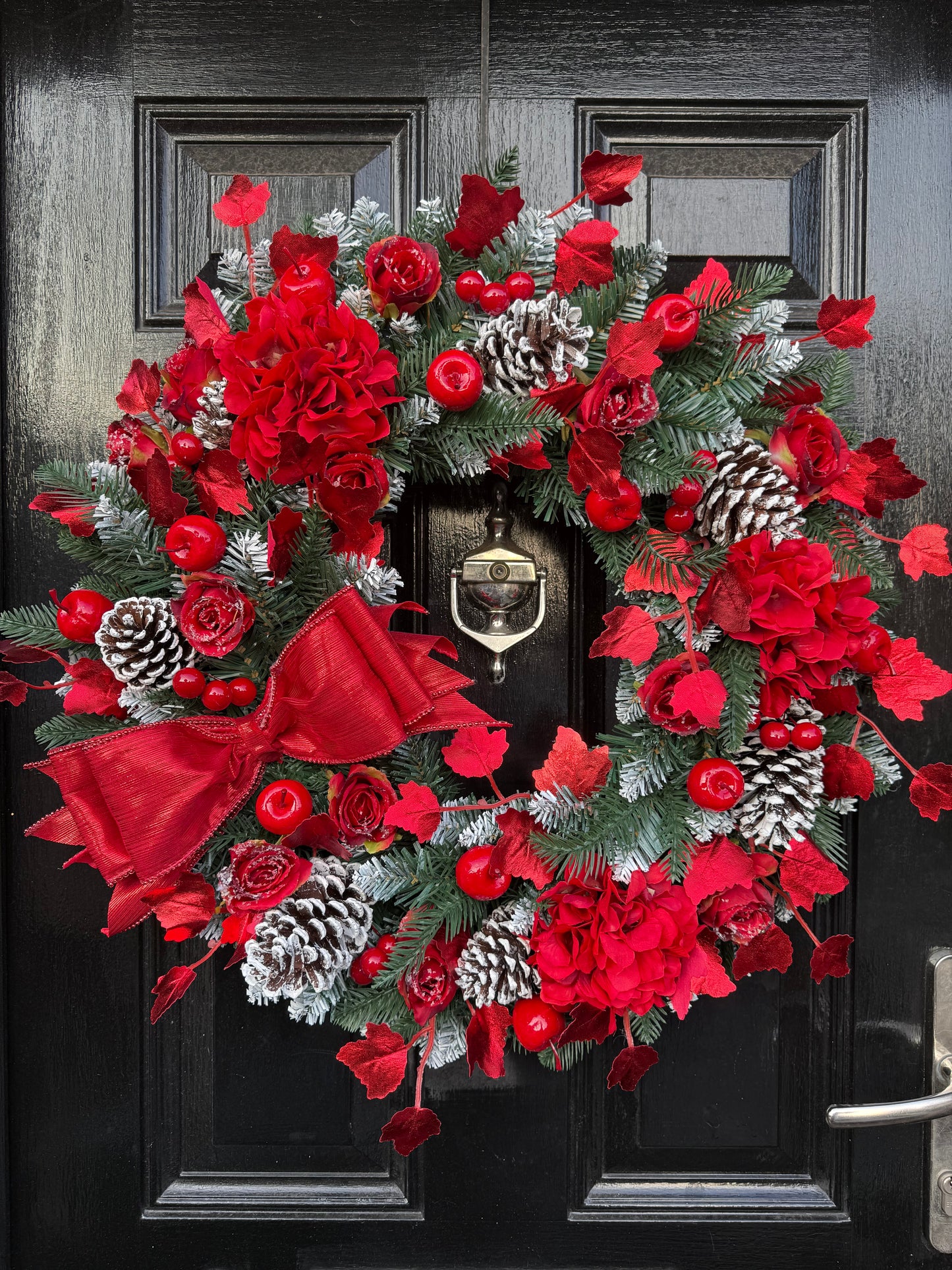 65CM DELUXE FOLIAGE RED TRADITIONAL APPLE FROSTED ROSE WREATH - IMMEDIATE DISPATCH