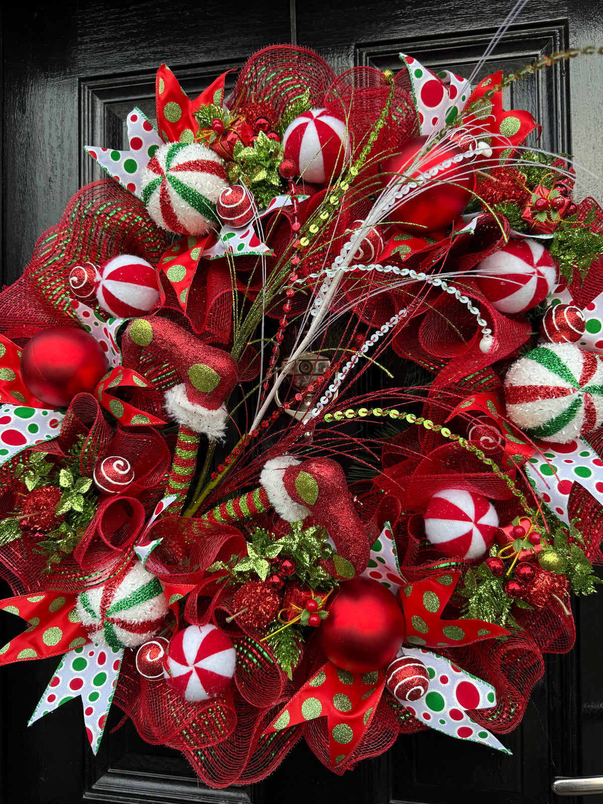 65cm ELF LEGS NOVELTY DELUXE  WREATH - IMMEDIATE DISPATCH