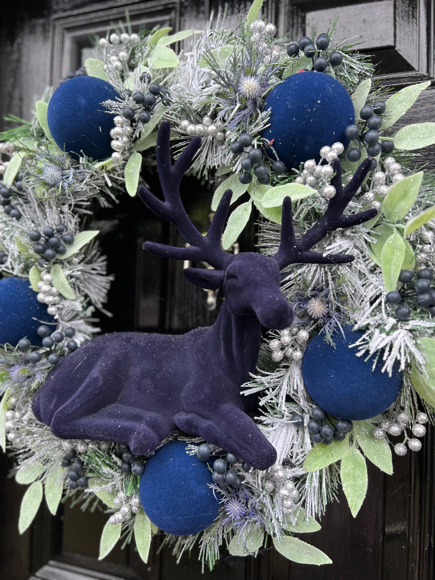 60cm FROSTED MIDNIGHT BLUE STAG DELUXE WREATH