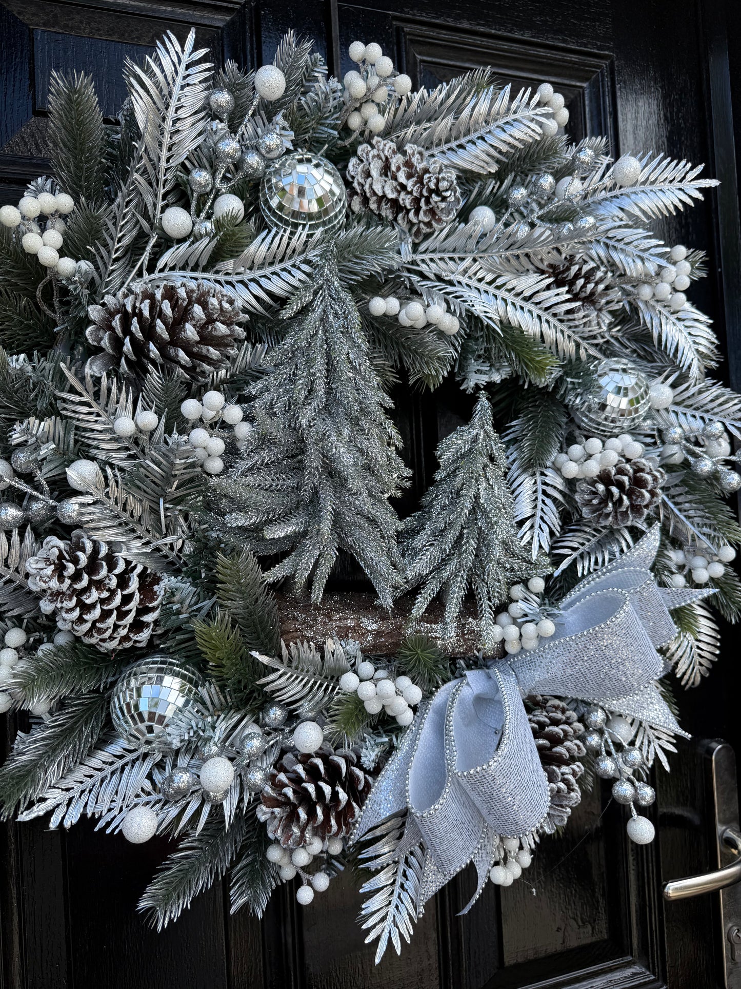 65cm DELUXE WINTER WONDERLAND FROSTED SILVER TREE MIRROR BALL WREATH - IMMEDIATE DESPATCH