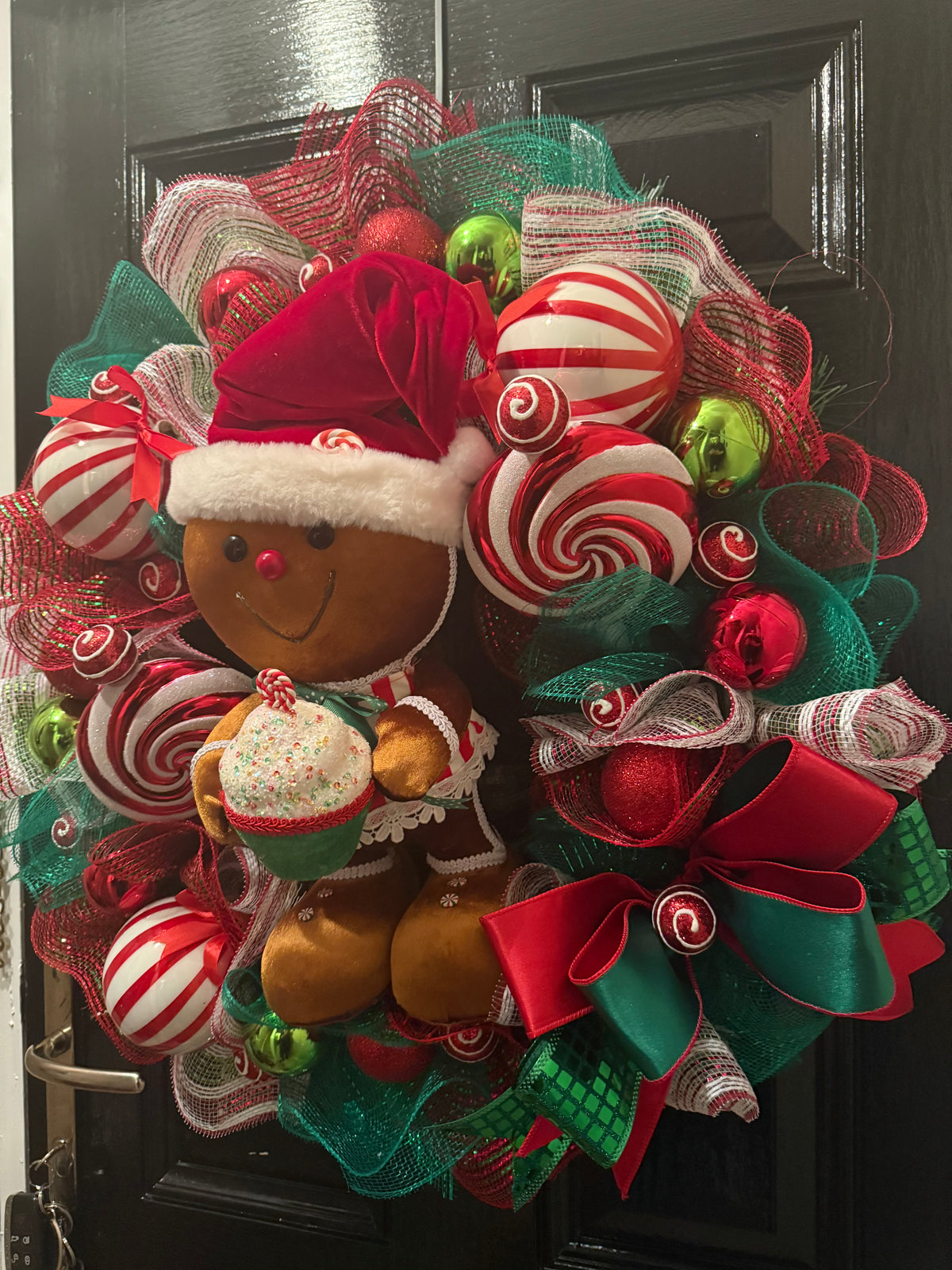 65cm DELUXE GINGEBREAD CANDYLAND MESH MIXED WREATH