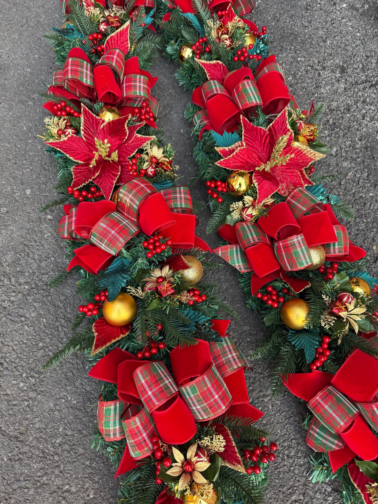 DELUXE TRADITIONAL RED GREEN GOLD 1.35metre GARLAND - PRE ORDER DESPATCH EARLY TO MID OCTOBER