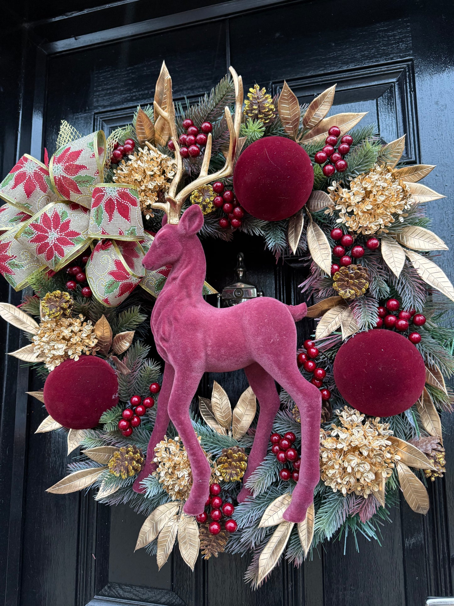65cm DELUXE WREATH BURGUNDY/GOLD STAG