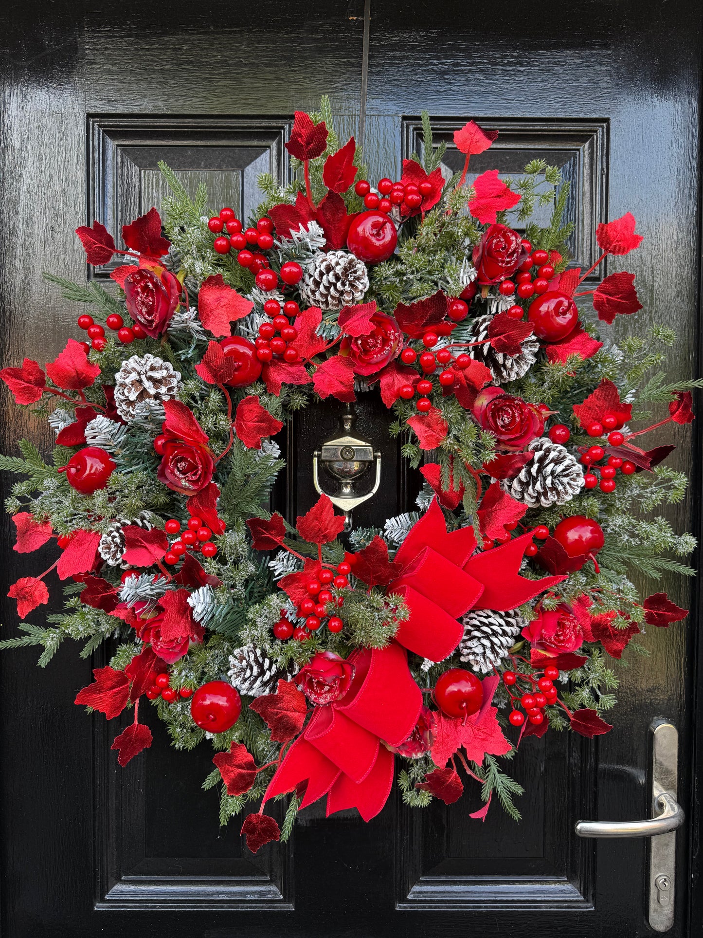 65cm DELUXE FOLIAGE TRADITIONAL APPLE FROSTED ROSE VERY BERRY WREATH - IMMEDIATE DISPATCH