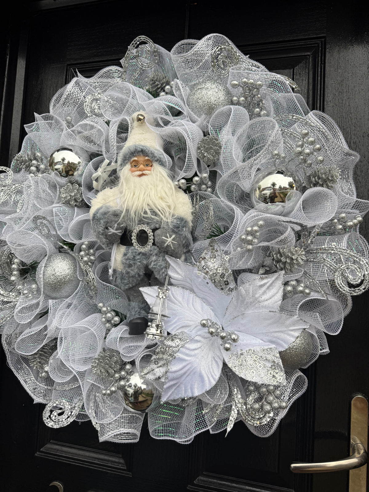 70cm DELUXE SPARKLE SILVER SANTA FOLIAGE GLITTER WREATH