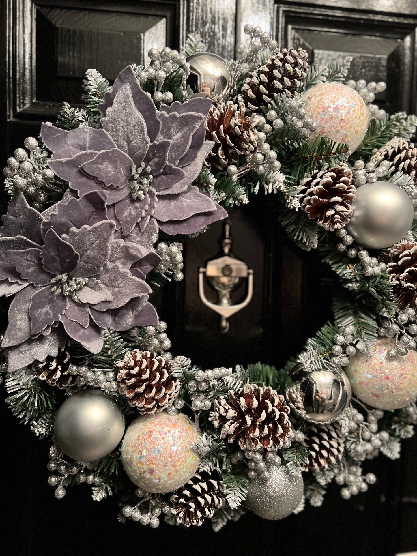 60cm DELUXE WHITE SILVER SNOWBALL WREATH - IMMEDIATE DESPATCH