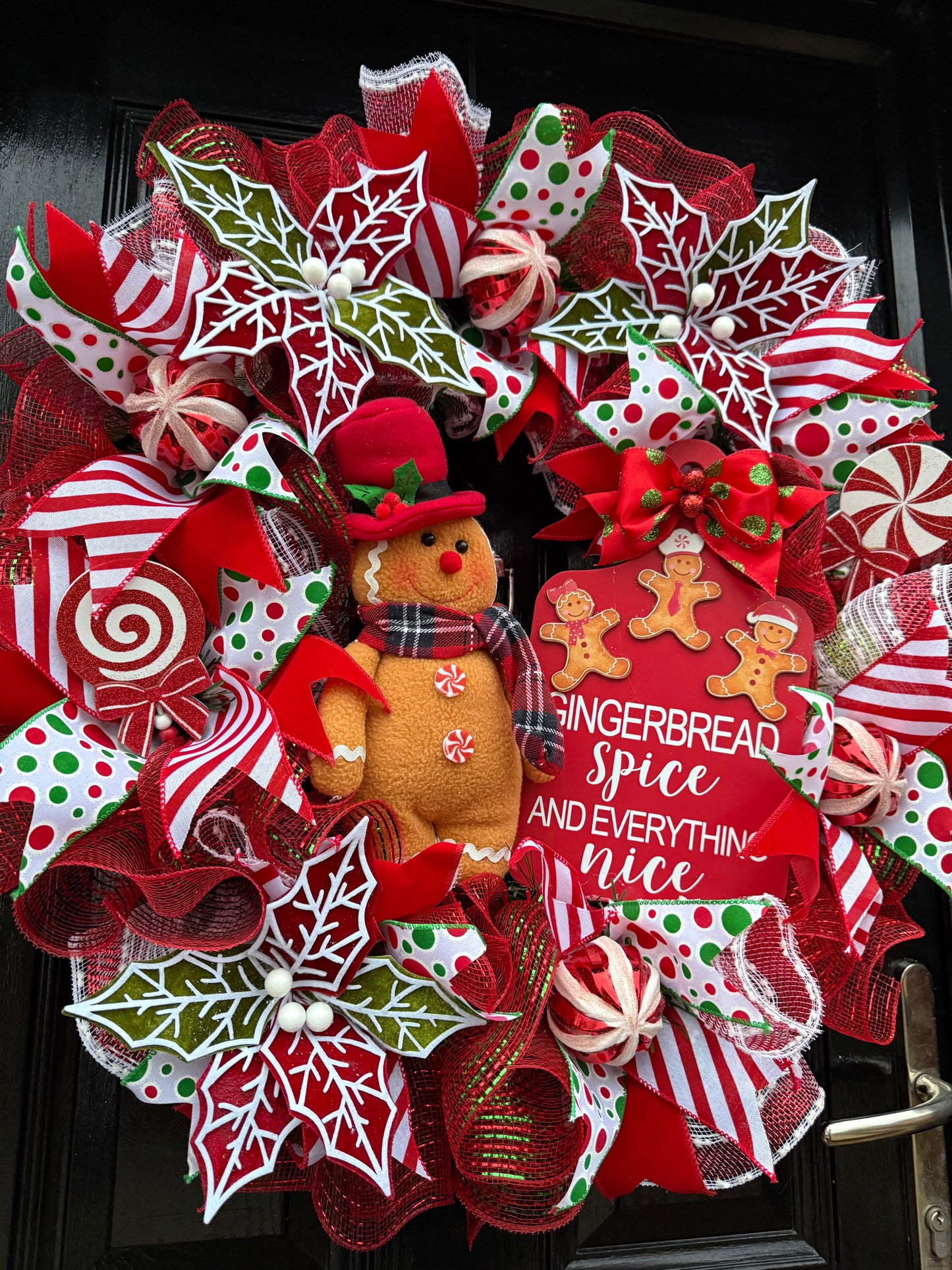65cm DELUXE GINGERBREAD SPICE BUT NICE CANDY MIXED WREATH