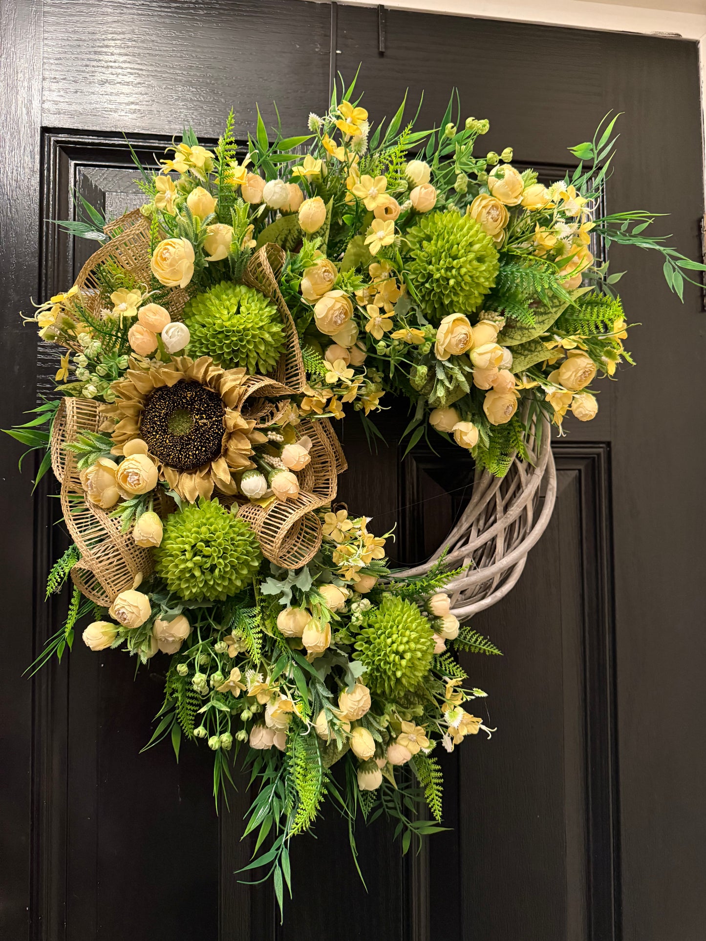 NEUTRAL FOLIAGE GREEN / LEMON ALL SEASON WICKER WREATH