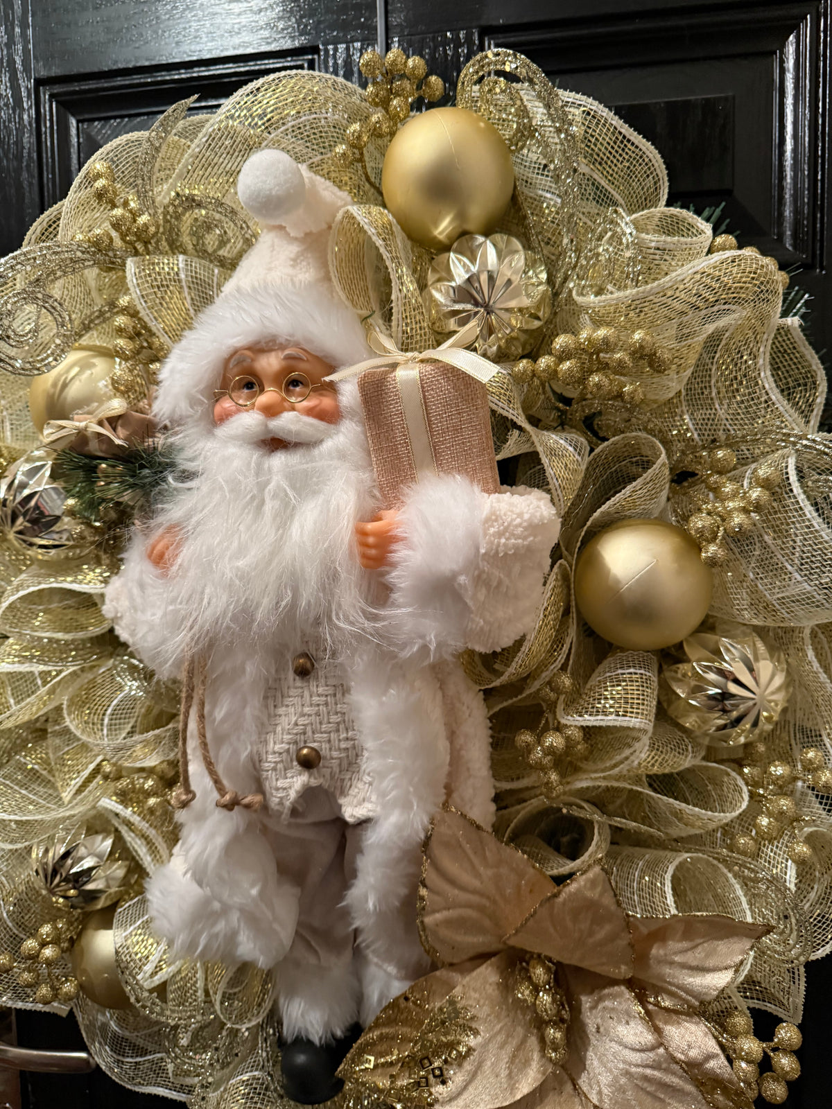 65cm DELUXE WINTER WONDERLAND GOLD /CREAM SANTA WREATH - IMMEDIATE DISPATCH