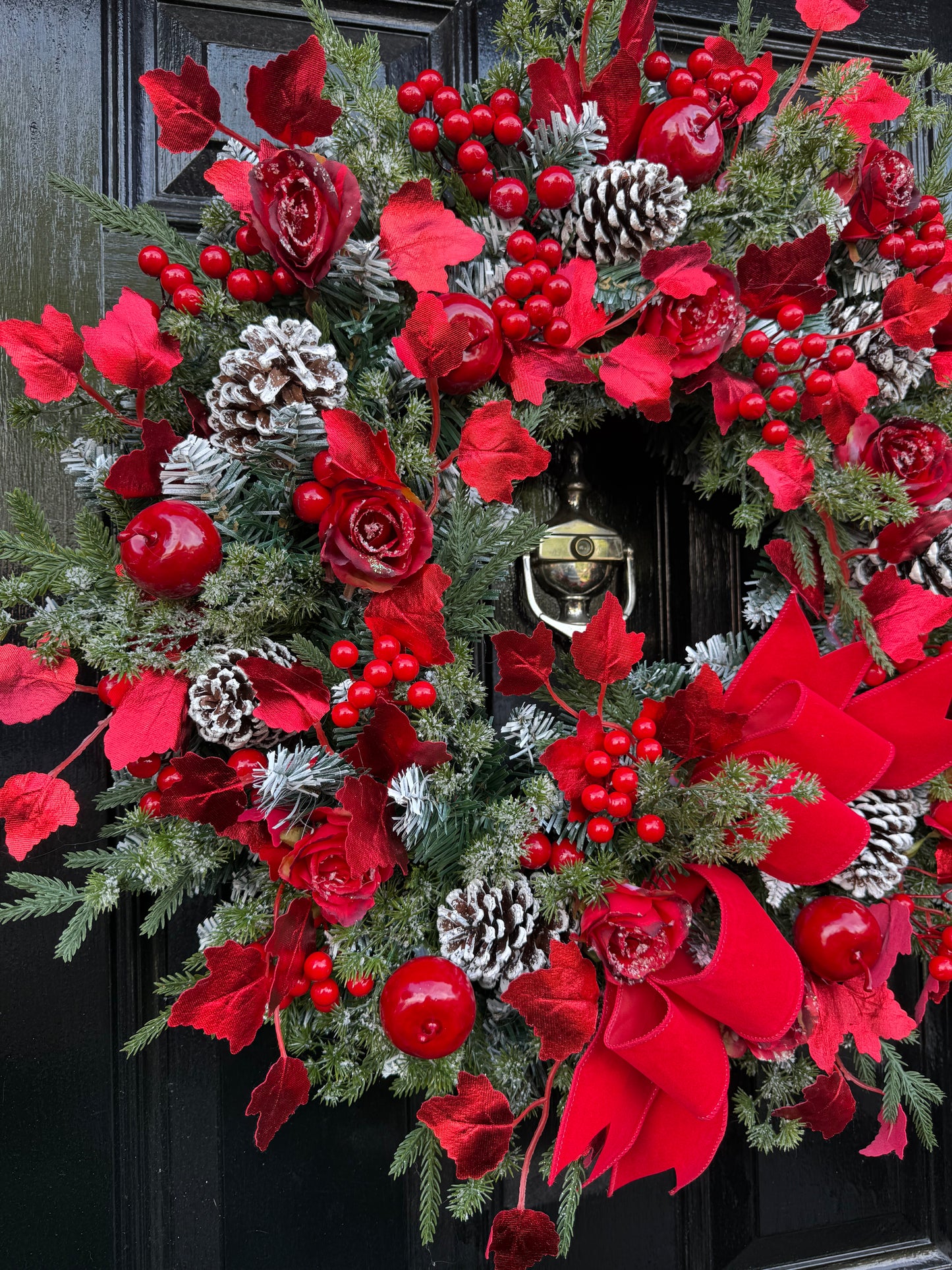 65cm DELUXE FOLIAGE TRADITIONAL APPLE FROSTED ROSE VERY BERRY WREATH - IMMEDIATE DISPATCH