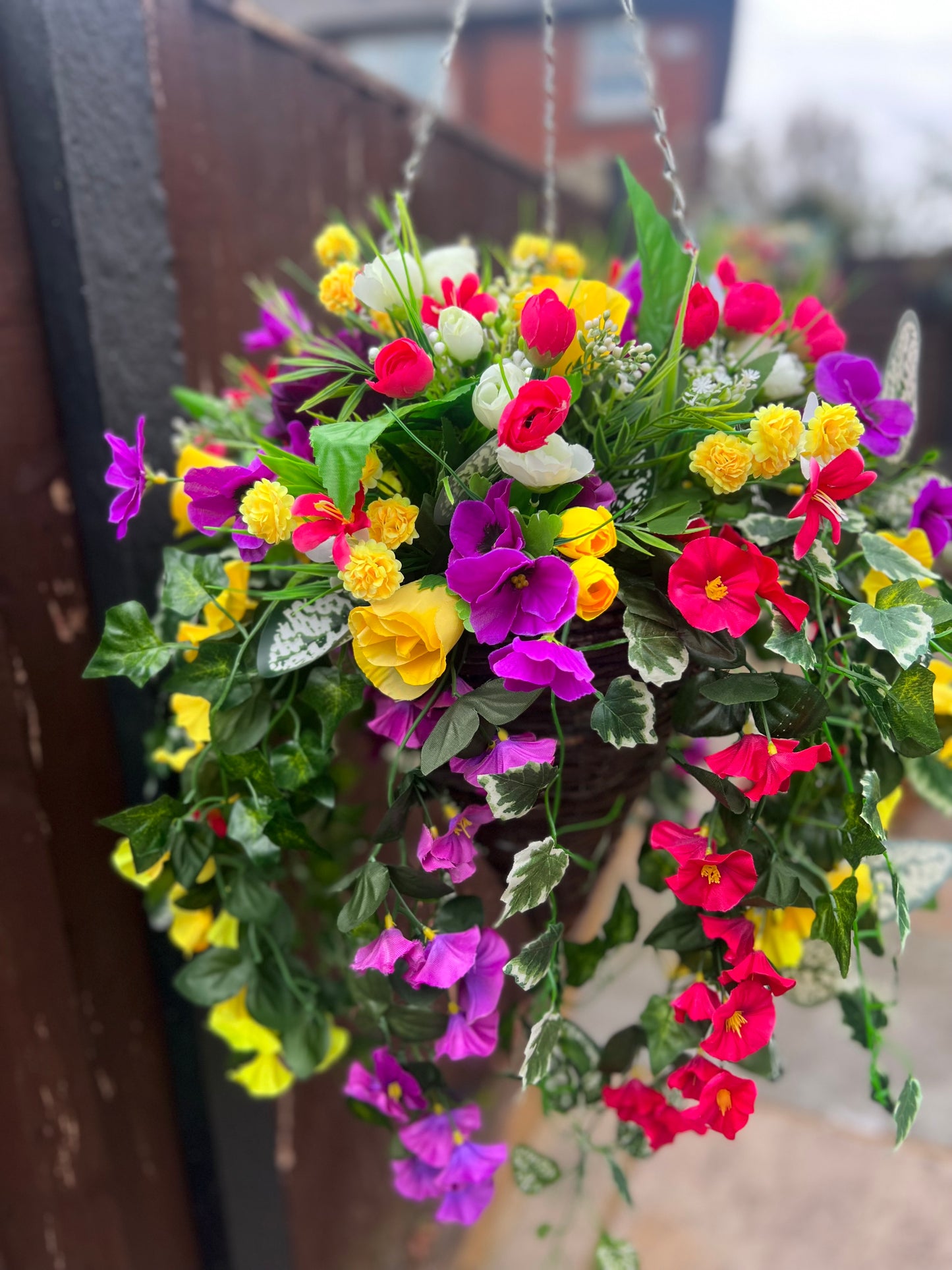 DELUXE XL HANGING BASKET MULTI COLOUR 12 INCH CONE