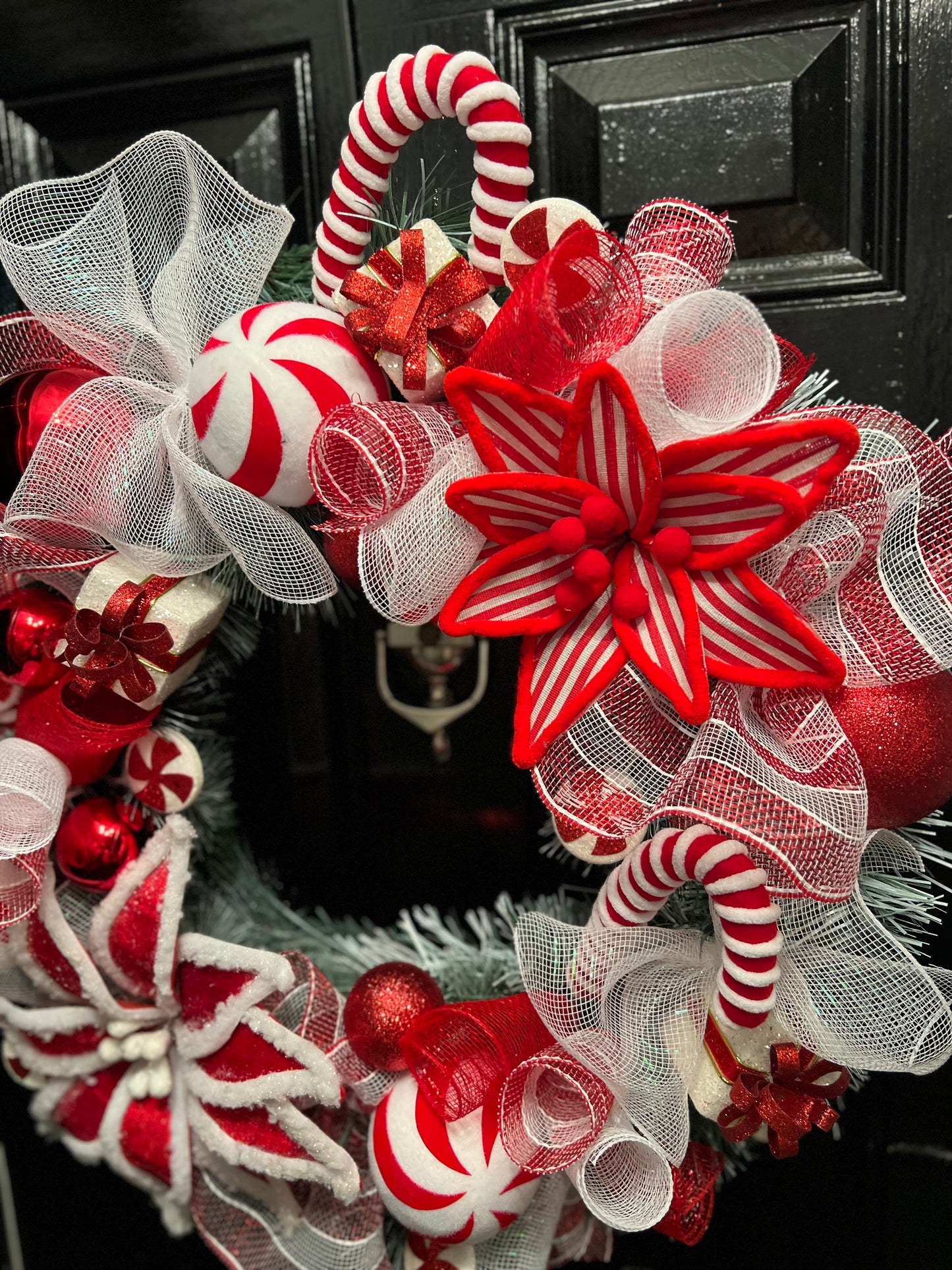 65cm DELUXE WREATH MESH RED WHITE CANDY - PRE ORDER TO BE DESPATCHED *** EARLY DECEMBER***