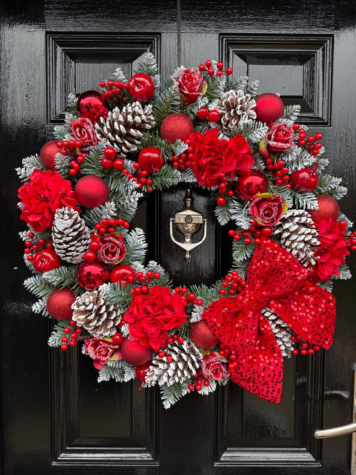 60cm DELUXE TRADITIONAL RED ROSE BAUBLE SEQUIN BOW MIXED WREATH - IMMEDIATE DESPATCH