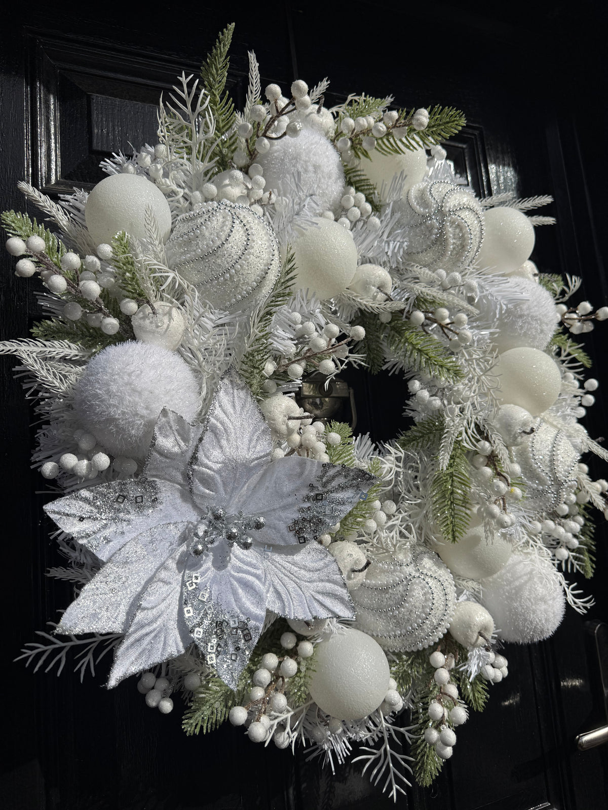 60cm WHITE WINTER WONDERLAND GLITTER WREATH