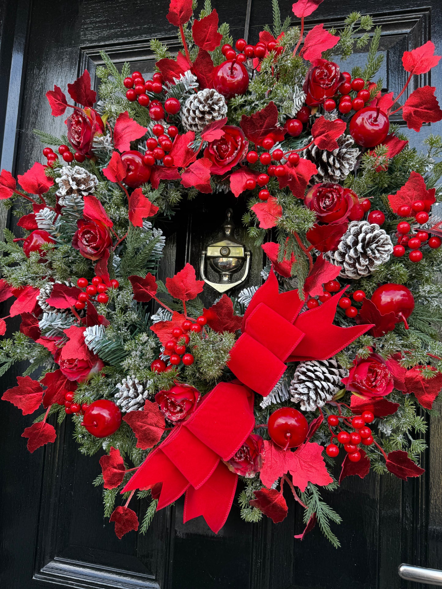 65cm DELUXE FOLIAGE TRADITIONAL APPLE FROSTED ROSE VERY BERRY WREATH - IMMEDIATE DISPATCH