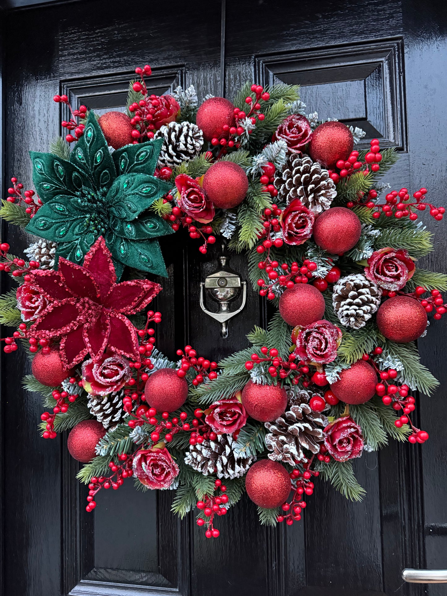 60cm DELUXE TRADITIONAL GREEN / RED POINSETTIA WREATH