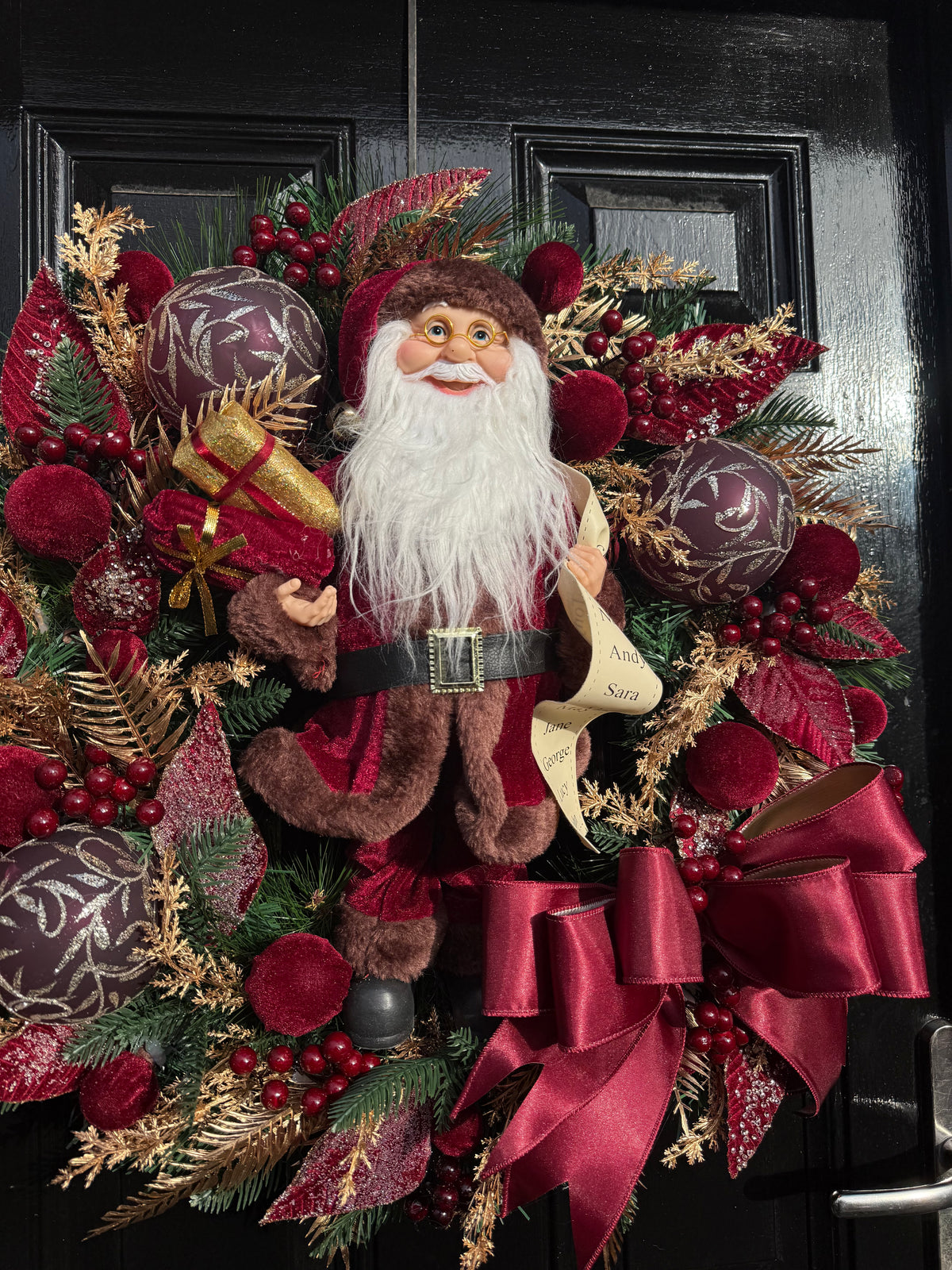 65cm DELUXE TRADITIONAL BURGUNDY & GOLD SANTA MIXED WREATH