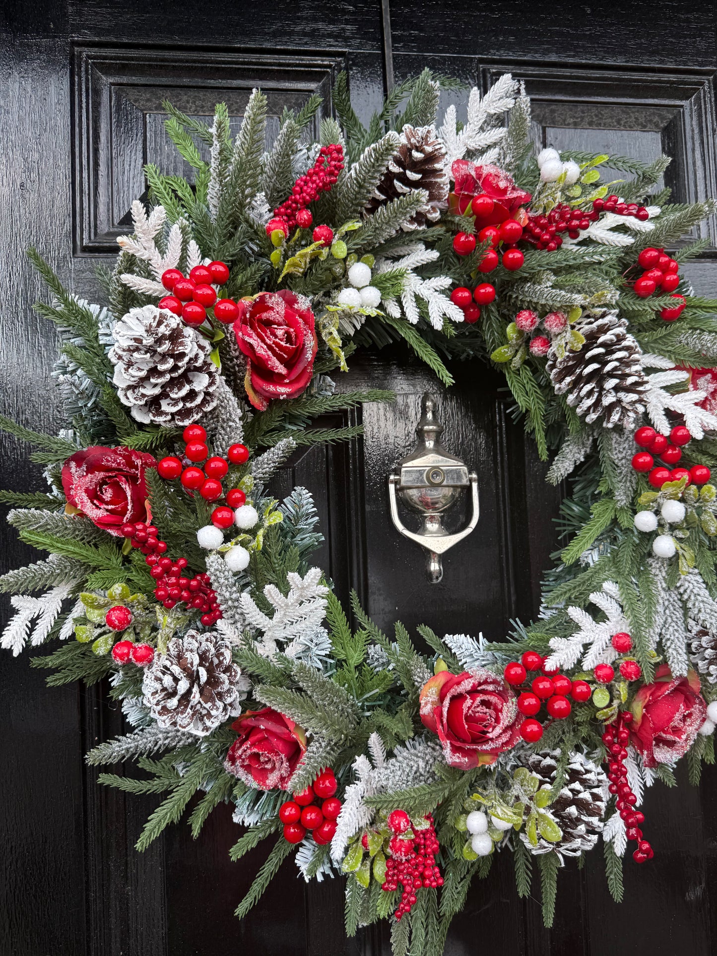 60cm FROSTED ROSE FOLIAGE & BERRY WREATH