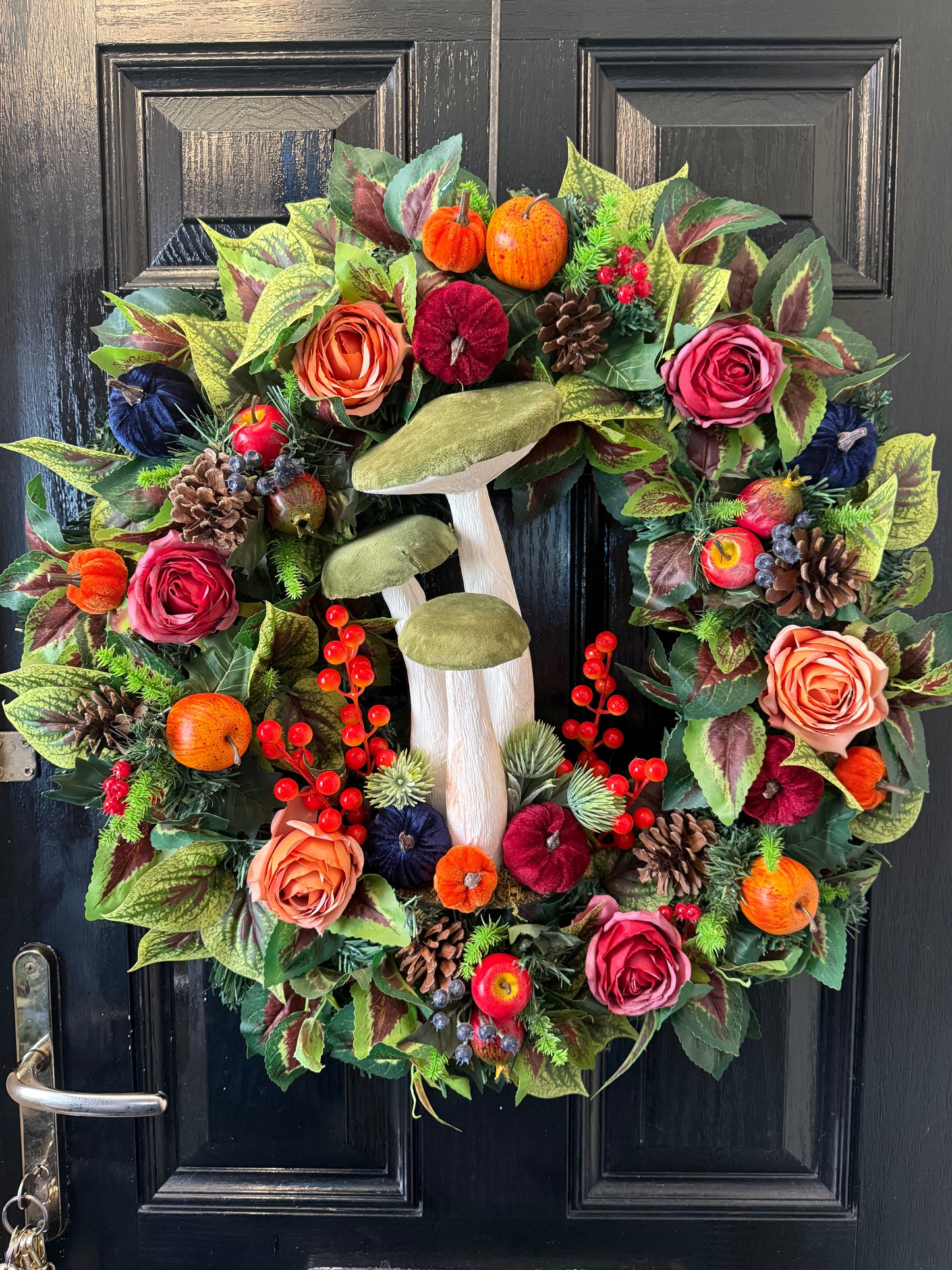 60cm DELUXE GIANT GREEN TOADSTOOL  WOODLAND MIXED FOLIAGE AUTUMN WREATH