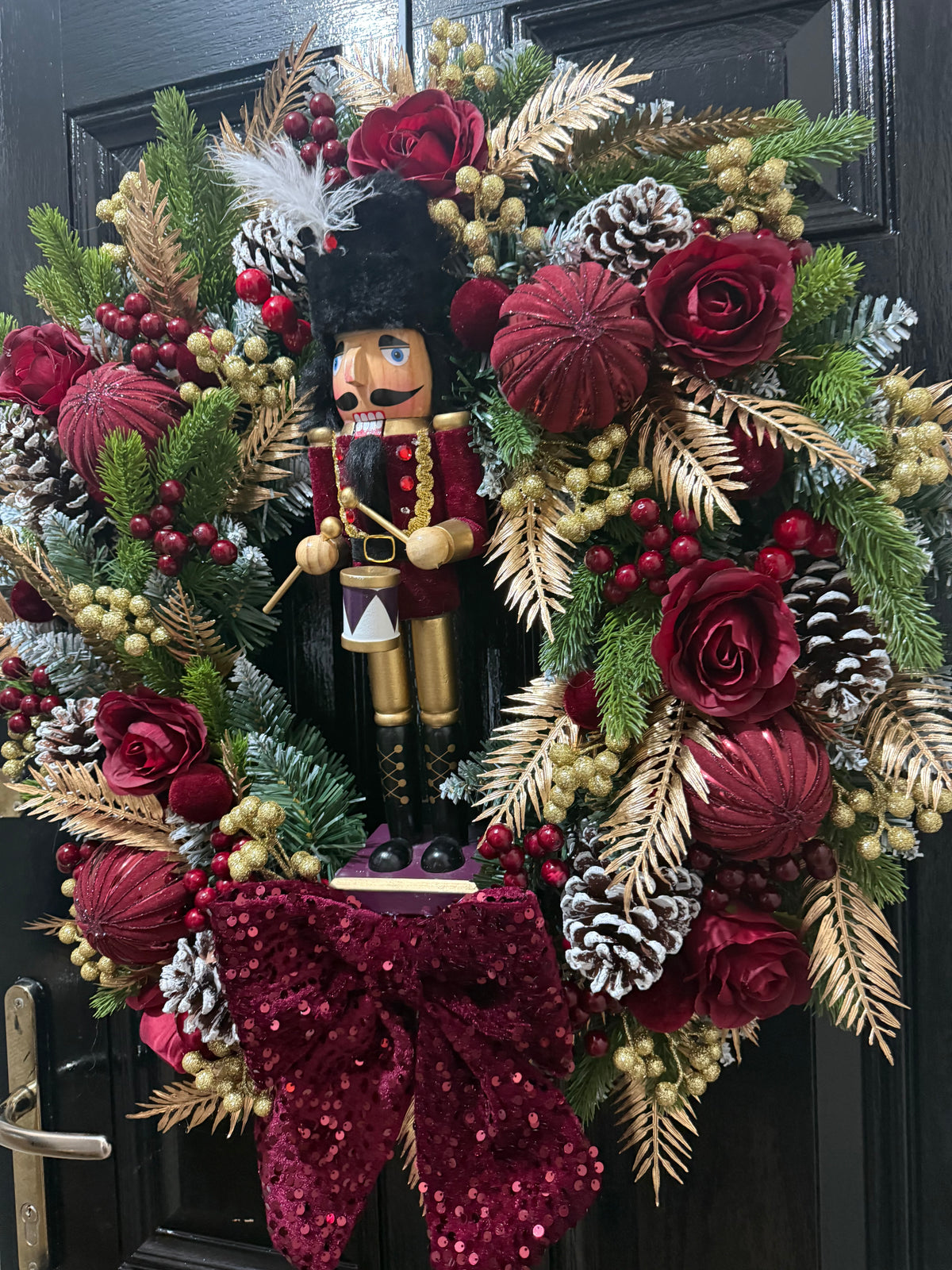 60cm DELUXE BURGUNDY GOLD SEQUIN BOW NUTCRACKER WREATH