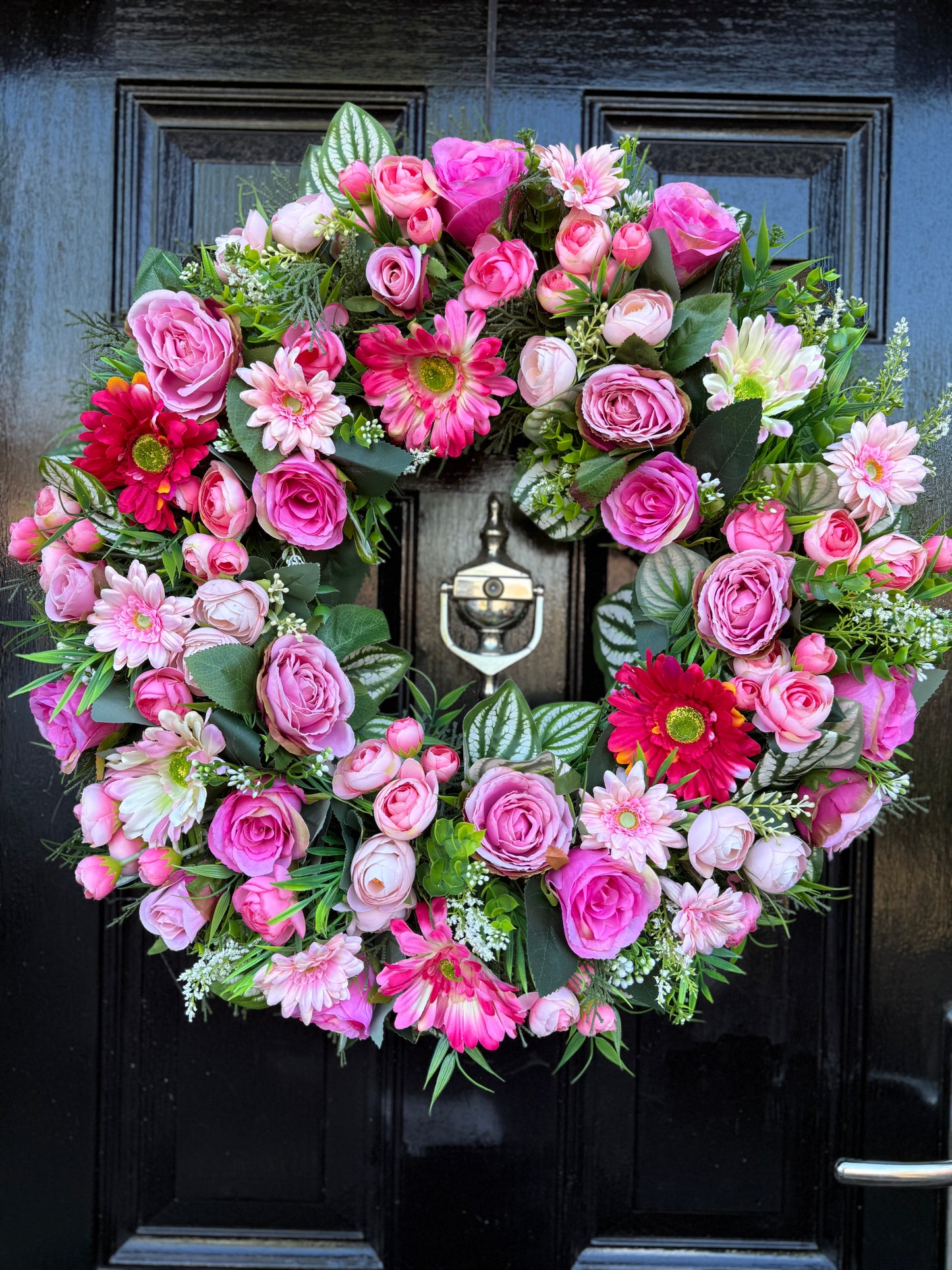 60cm DELUXE THICK FOLIAGE AND MIXED PINK ROSE/GERBERA WREATH