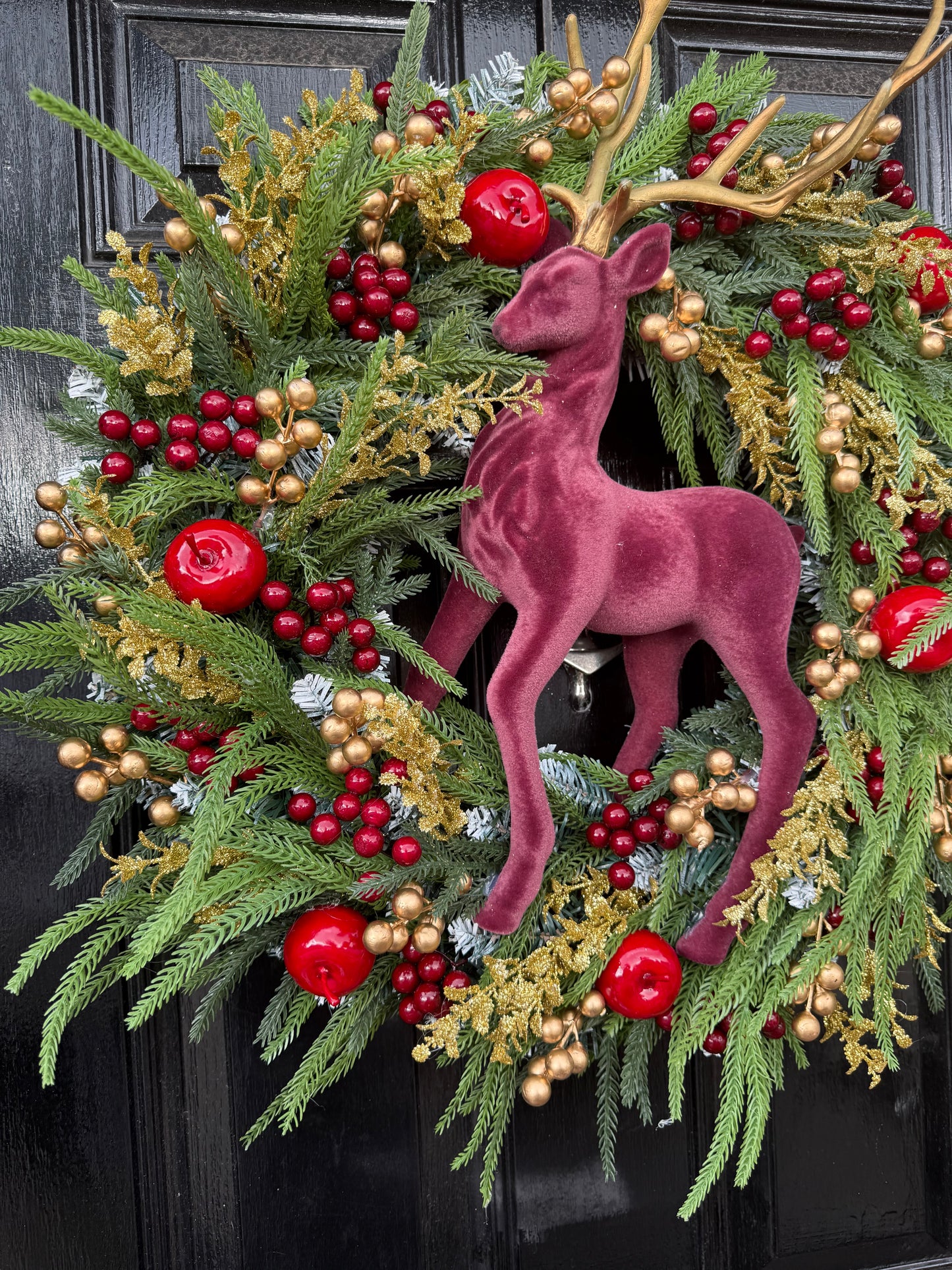 60cm DELUXE BURGUNDY/GOLD FOLIAGE STAG WREATH