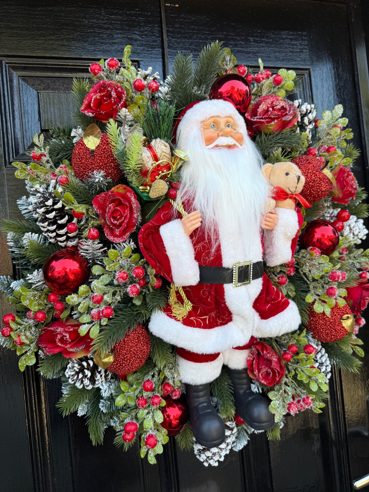 65cm SUPER DELUXE TRADITIONAL SANTA  ROSE BERRY FULL WREATH