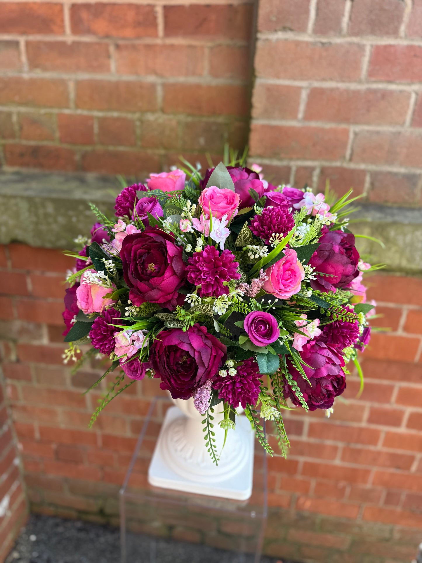 LUXURY FLORAL DISPLAY DEEP PINK FOLIAGE MIX 65X55CM