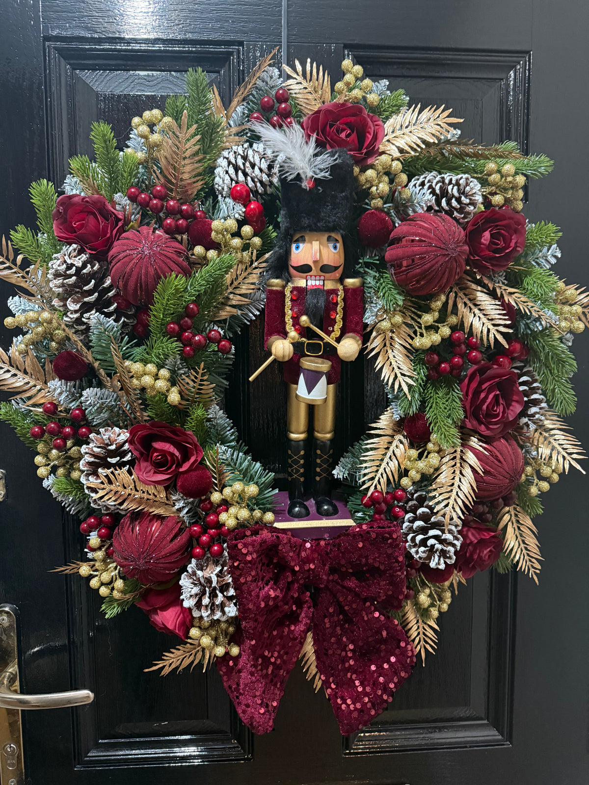 60cm DELUXE BURGUNDY GOLD SEQUIN BOW NUTCRACKER WREATH
