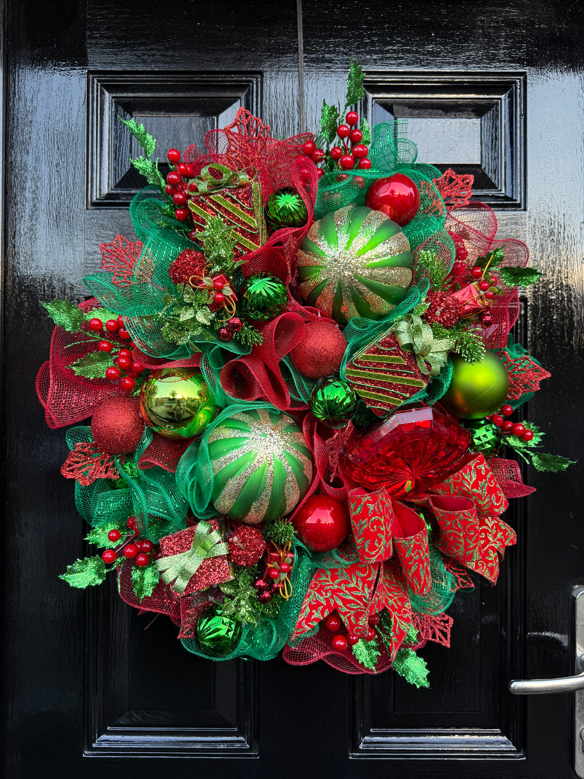 55cm TRADITIONAL SPARKLE JEWEL BAUBLE WREATH