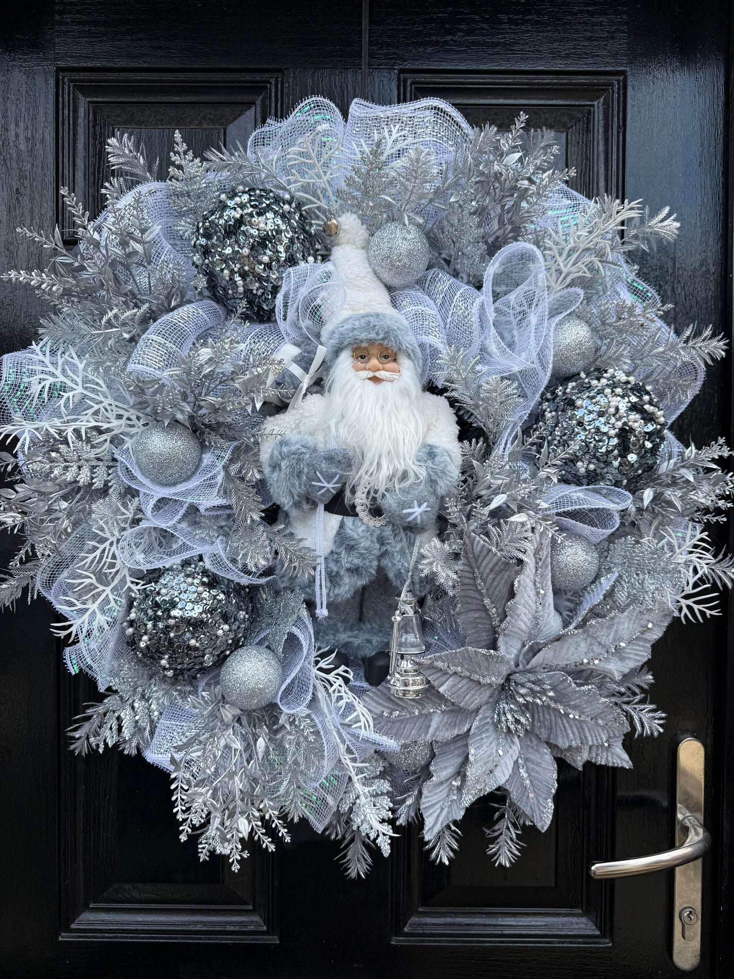 65cm DELUXE WINTER WONDERLAND WHITE SILVER SANTA WREATH - IMMEDIATE DISPATCH