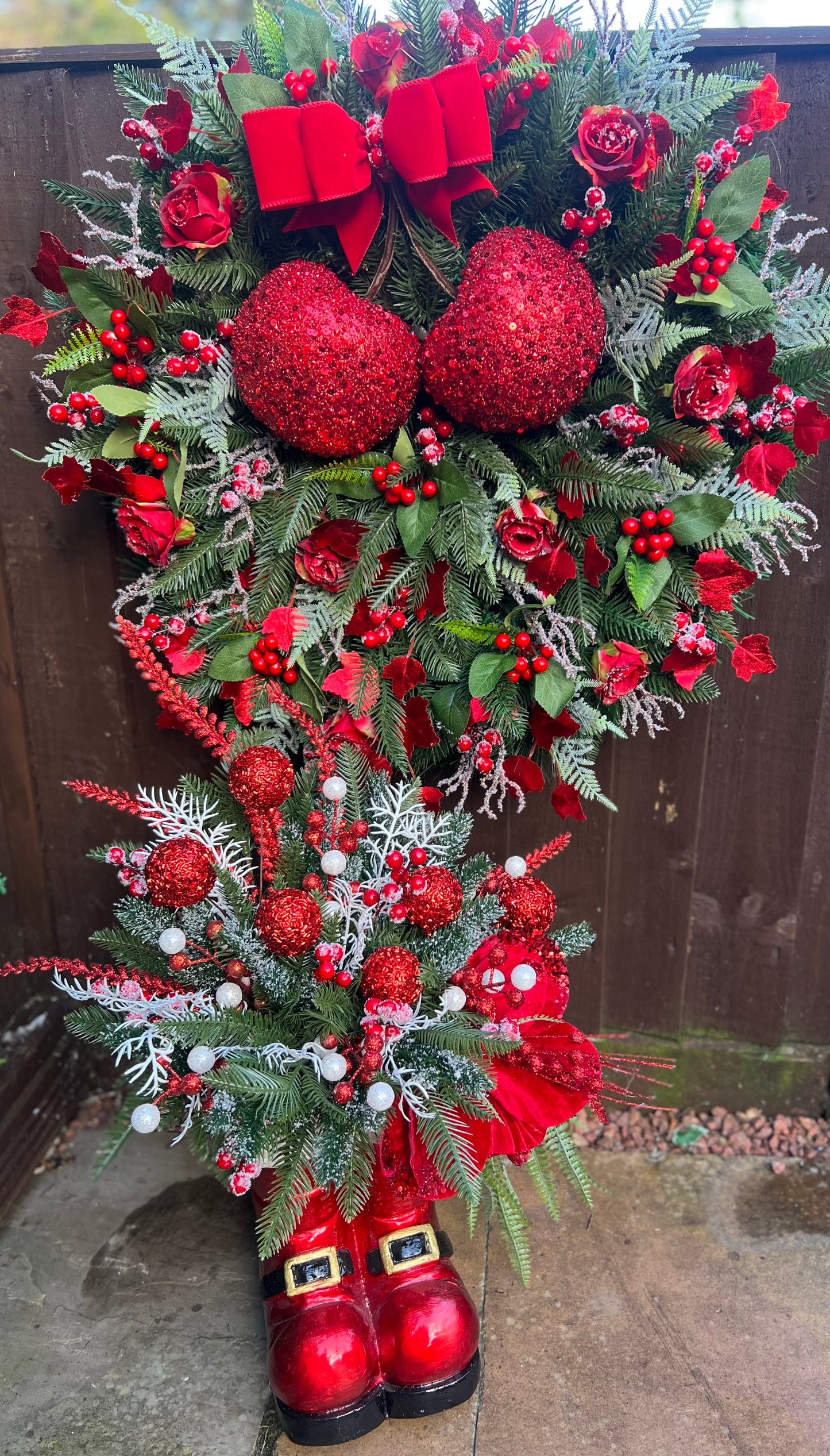 DEAL OF OF THE WEEK - SUPER DELUXE WREATH AND SANTA BOOTS PLANTER