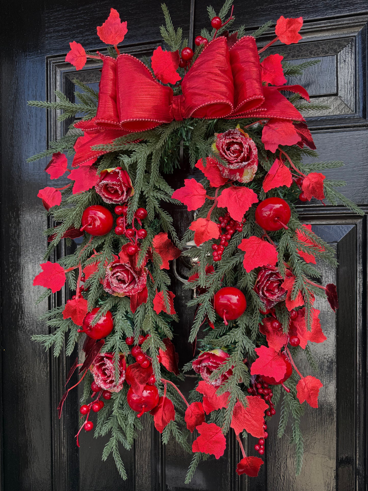 DELUXE RED BERRY ROSE HORSESHOE SWAG