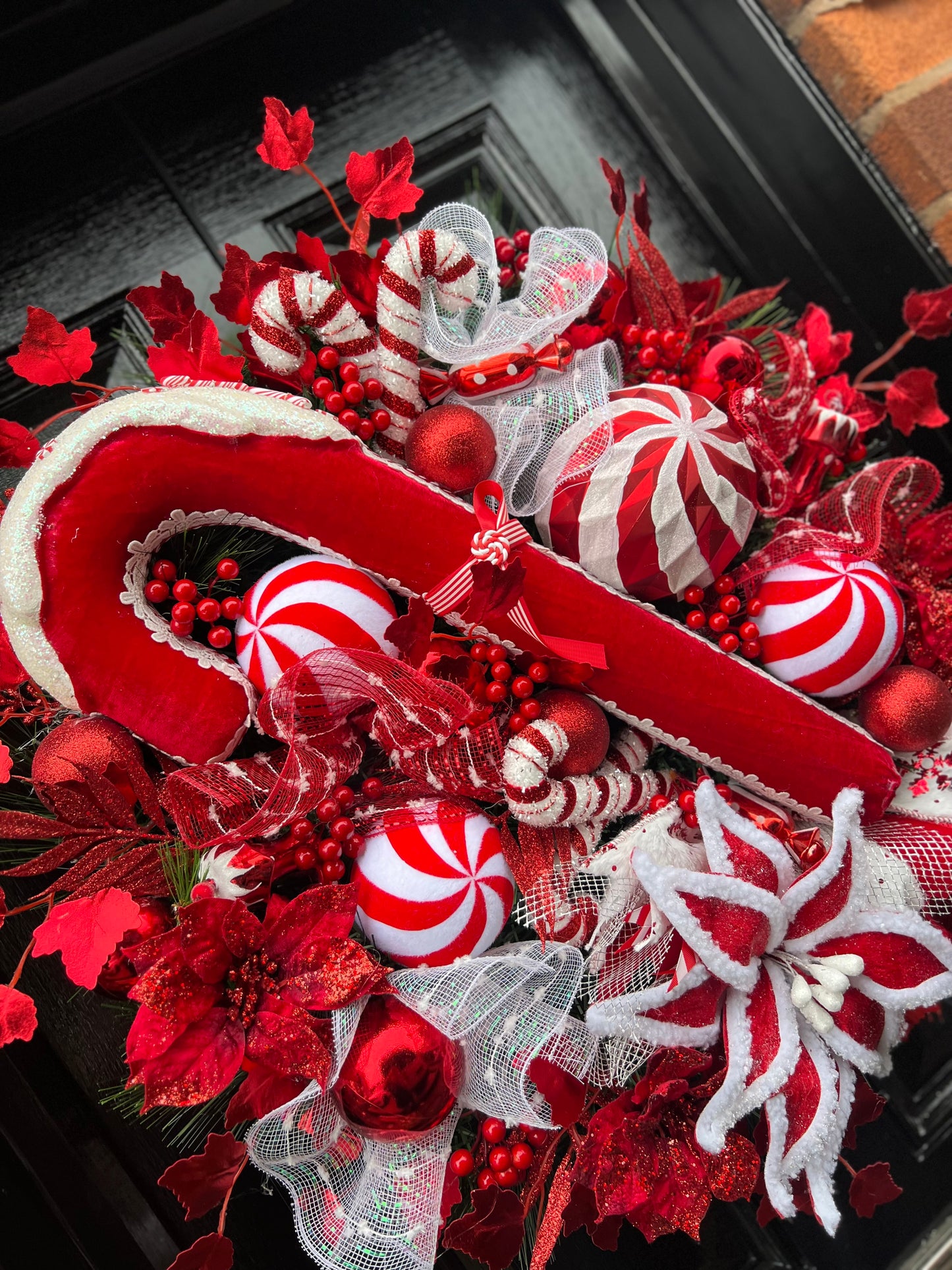 70cm CANDY CANE  DELUXE WREATH - **DESPATCH END 1st week DECEMBER**