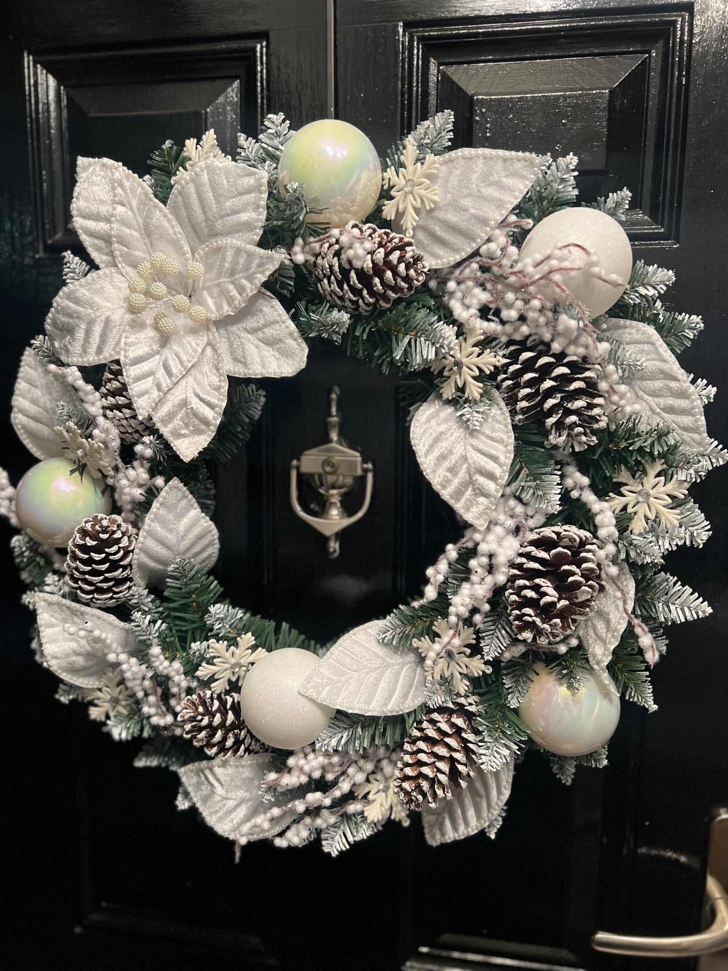 60cm WHITE FROSTED BERRY DELUXE WREATH - IMMEDIATE DESPATCH