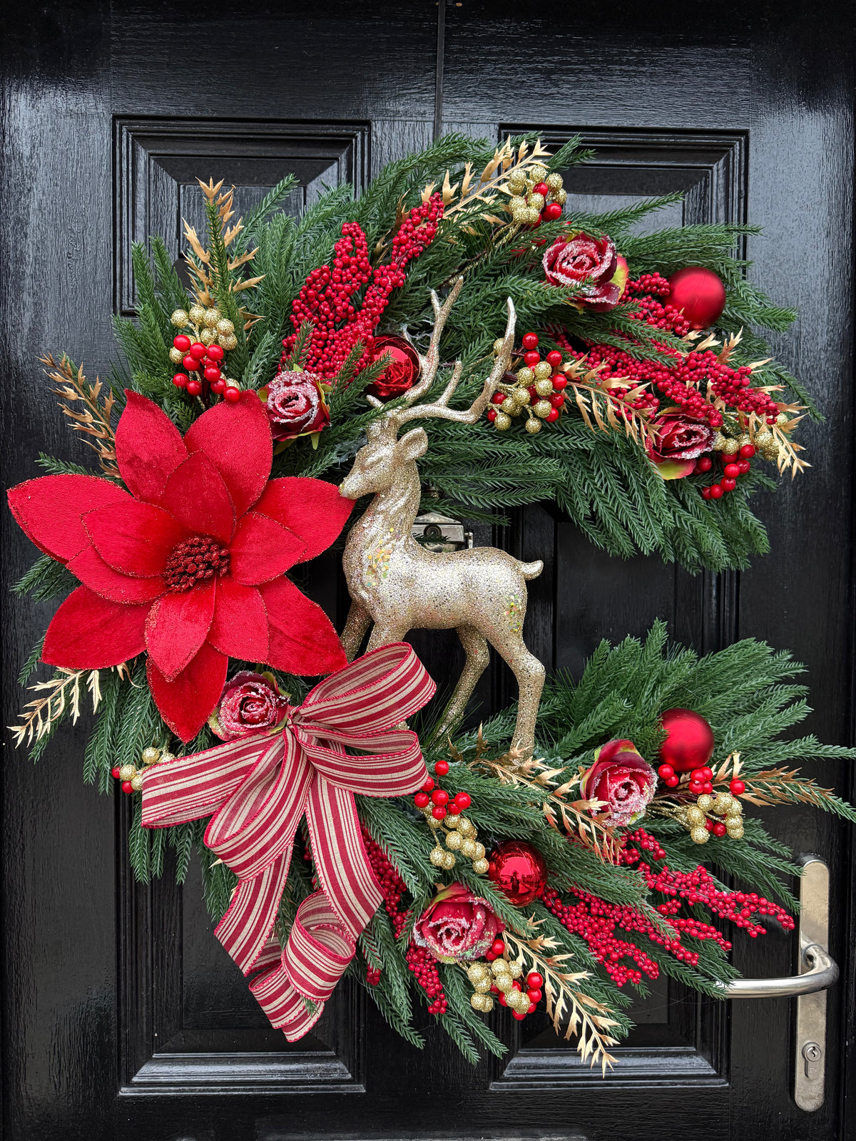 65-70cm DELUXE MOON STAG WREATH TRADITIONAL RED & GOLD