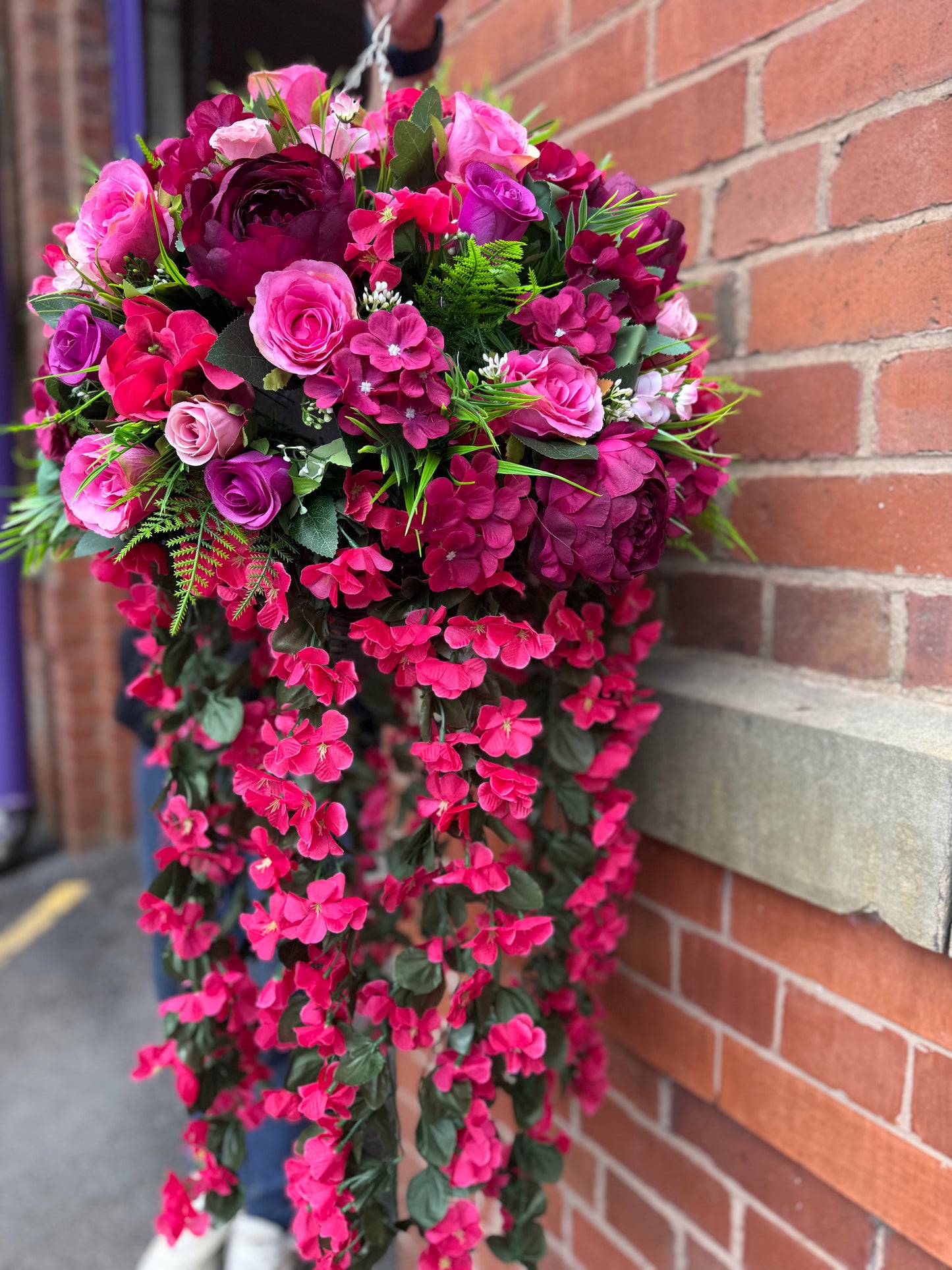 DEEP PINKS DEAL OF OF THE WEEK 1 x FLOWERBALL DELUXE HANGING BASKET & MATCHING DELUXE WREATH - approx 10 working days for making and dispatch