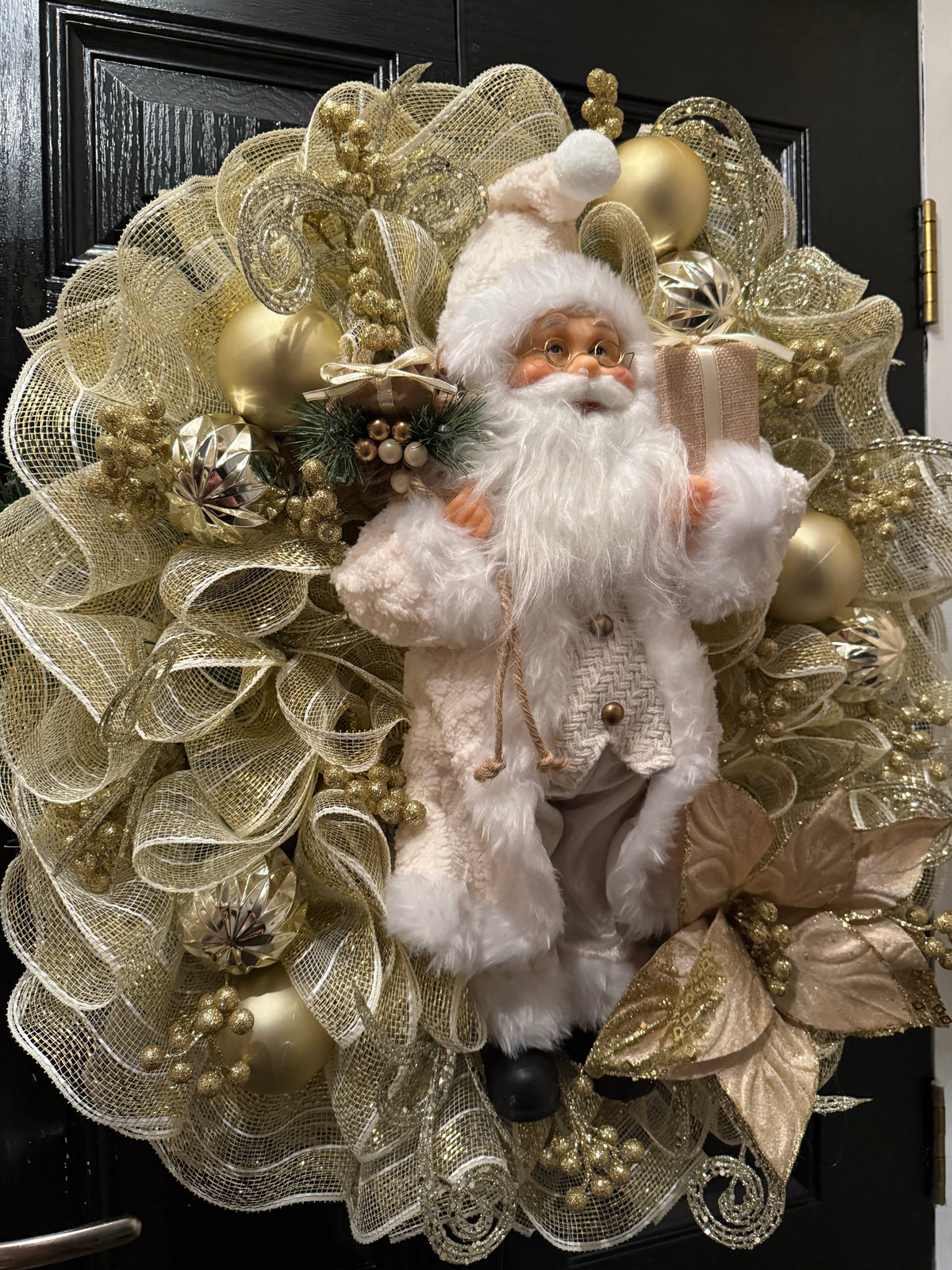 65cm DELUXE WINTER WONDERLAND GOLD /CREAM SANTA WREATH - IMMEDIATE DISPATCH
