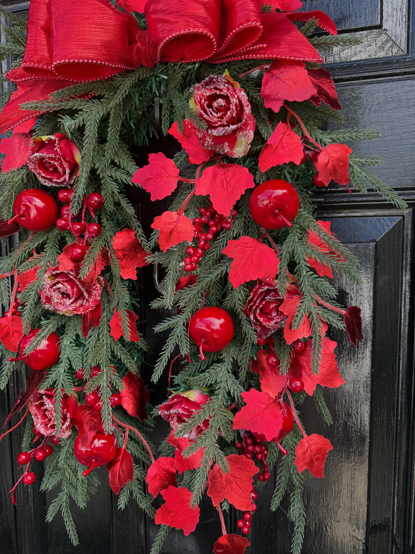 DELUXE RED BERRY ROSE HORSESHOE SWAG