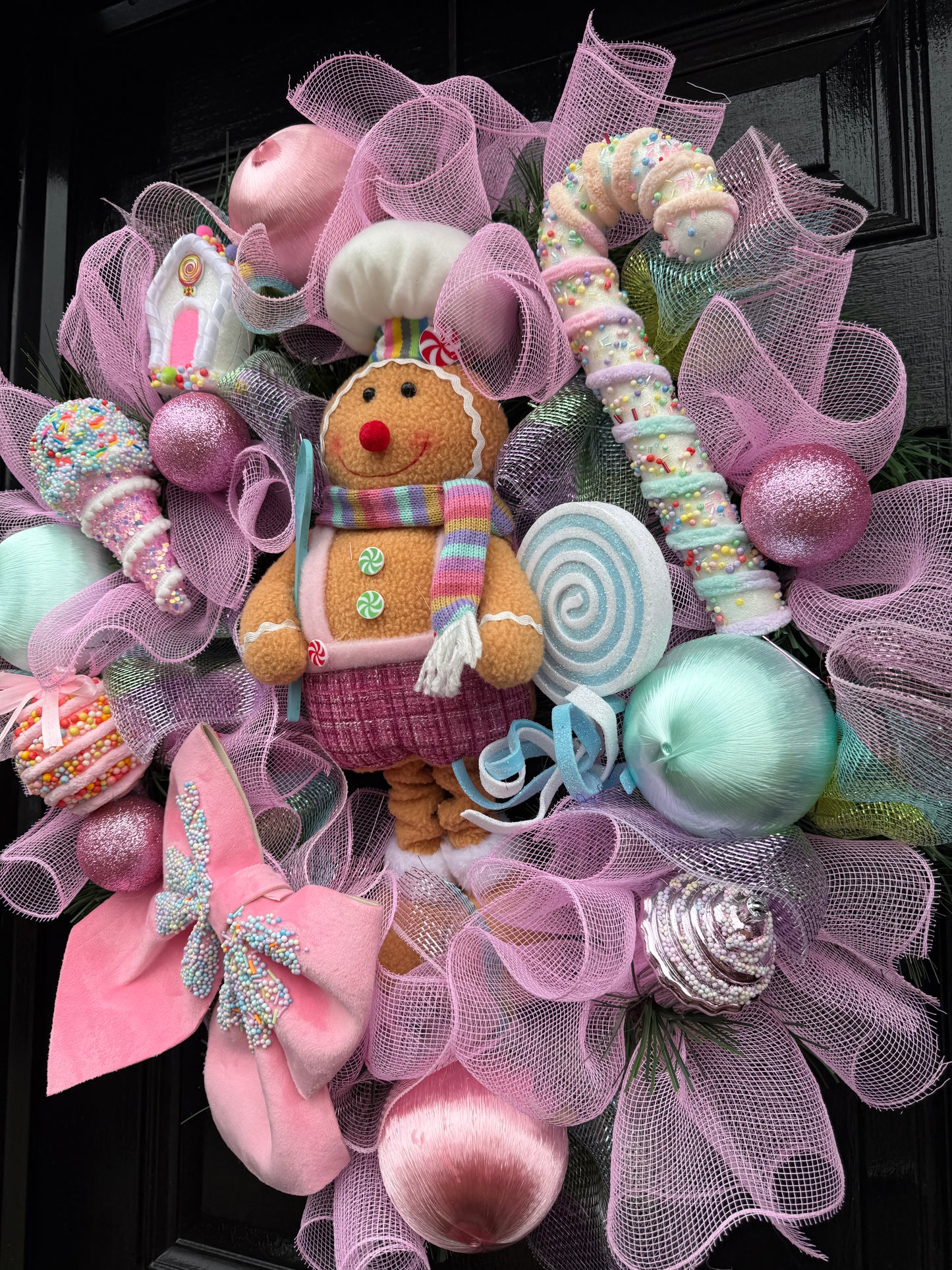 65cm SUPER DELUXE PASTEL GINGERBREAD WREATH