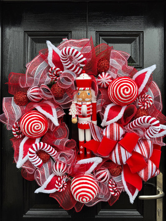 65cm DELUXE NUTCRACKER CANDY CANE MIXED WREATH