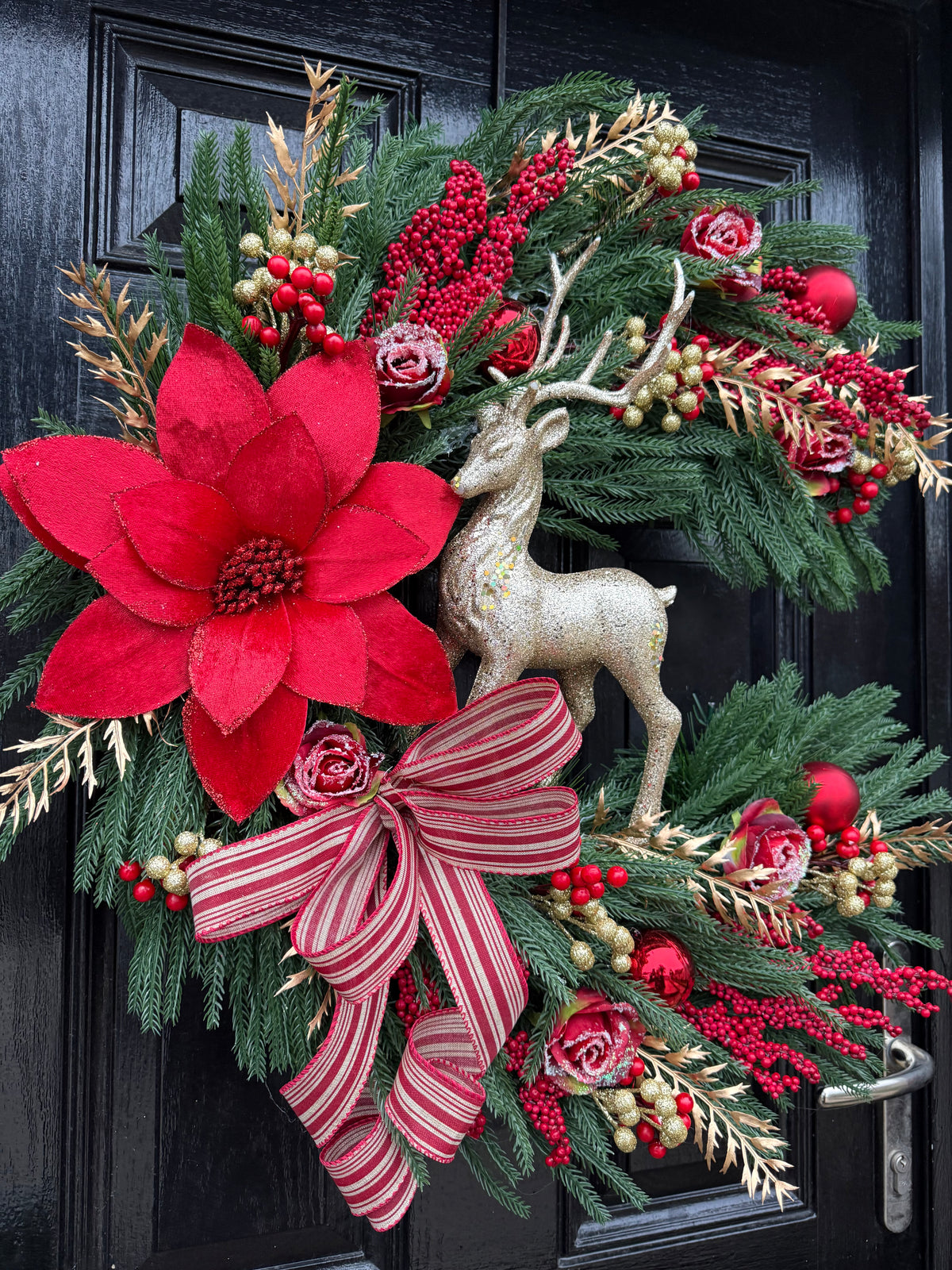 65-70cm DELUXE MOON STAG WREATH TRADITIONAL RED & GOLD